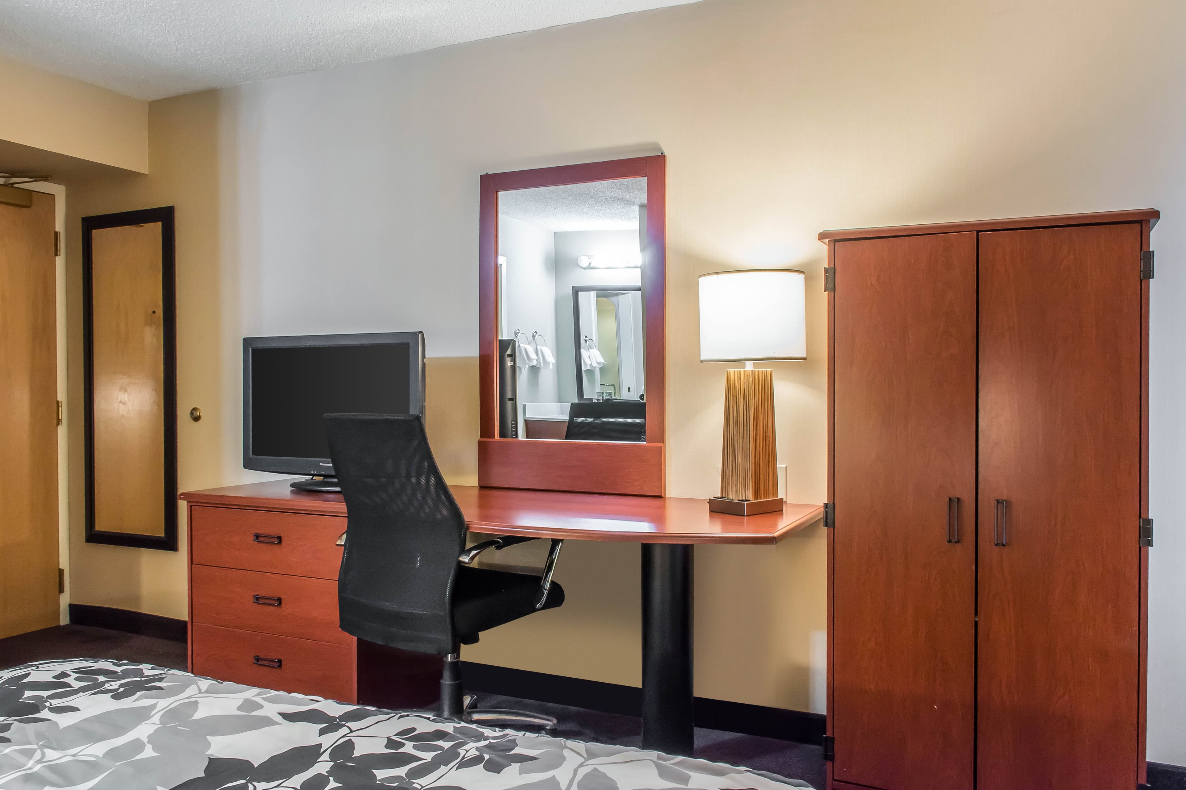 Sleep Inn & Suites of Lancaster County — 16