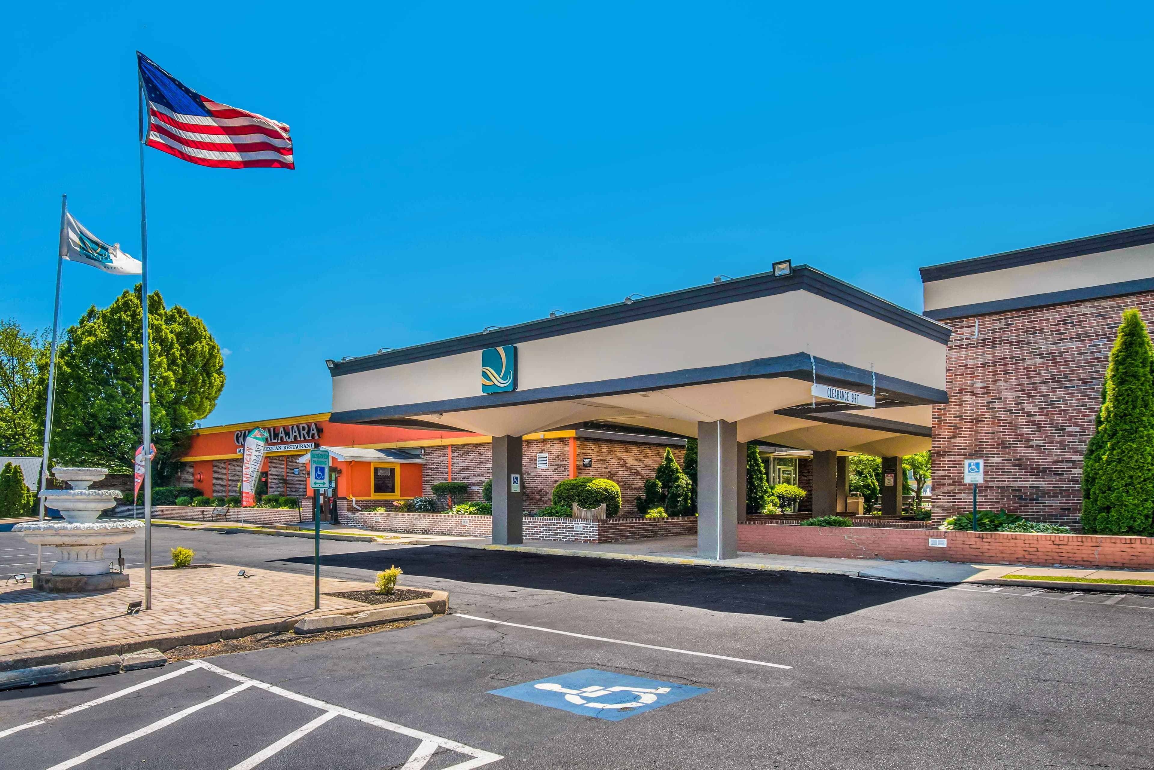 Quality Inn & Suites York East - Image 1