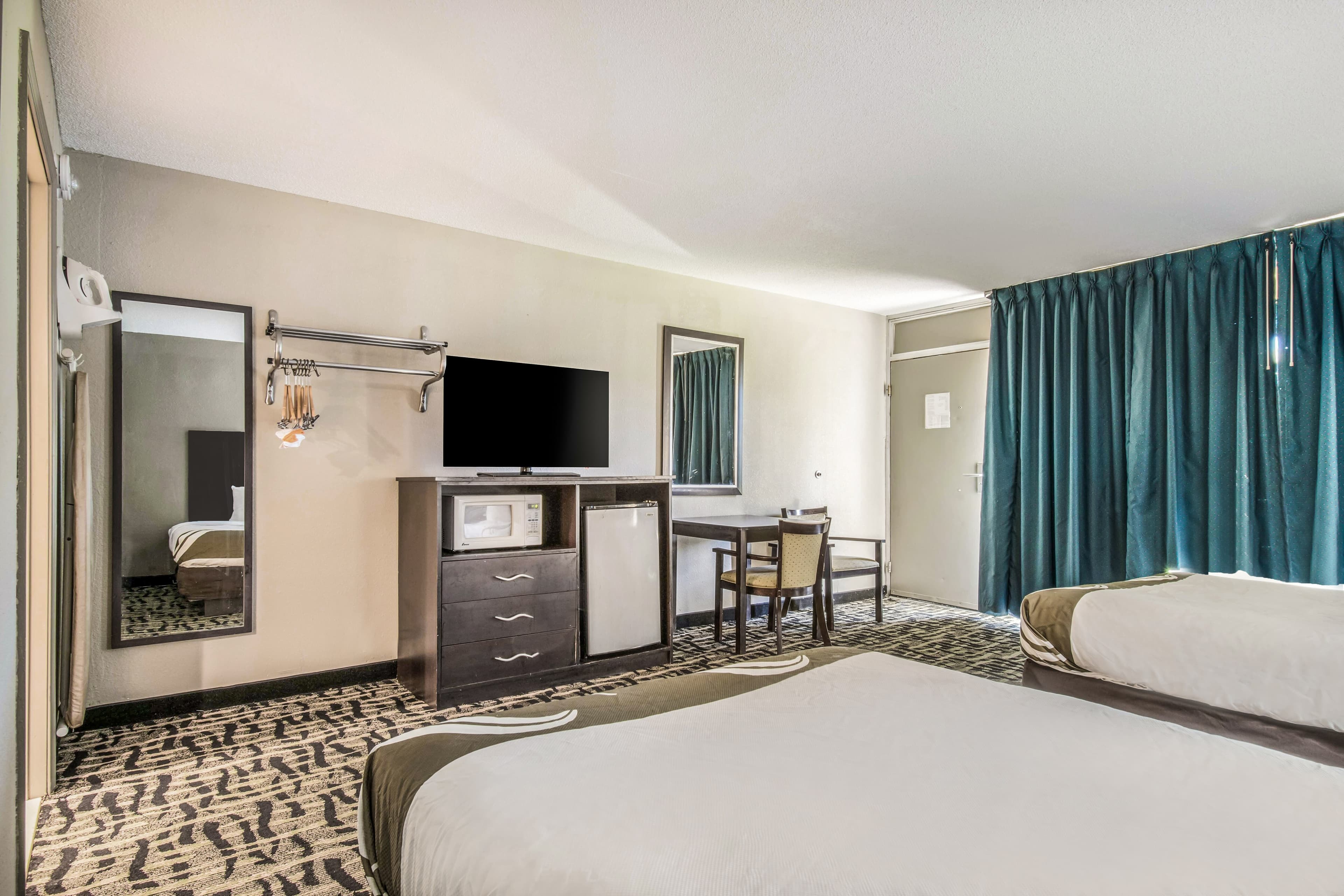 Quality Inn & Suites York East — 13