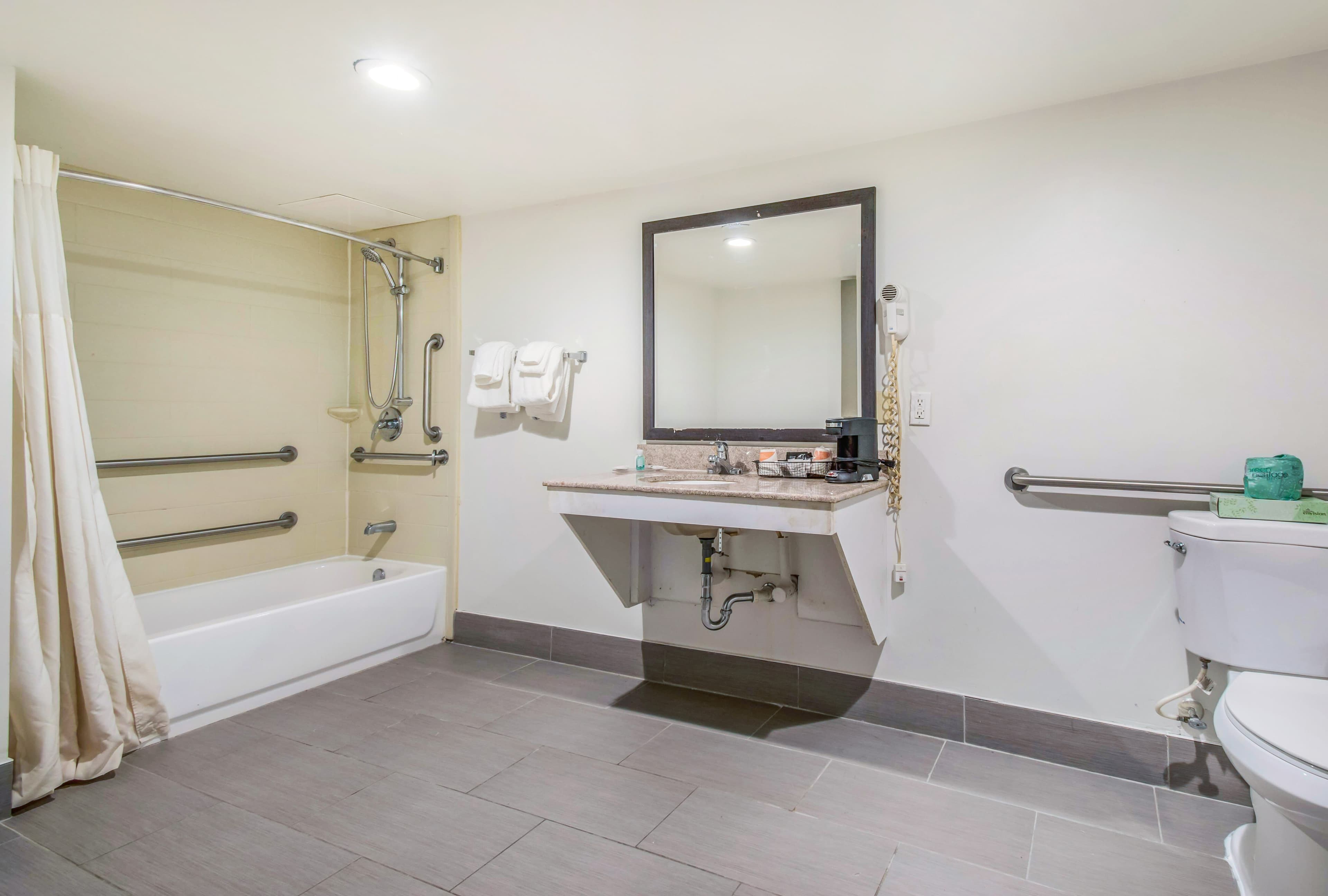 Quality Inn & Suites York East — 10