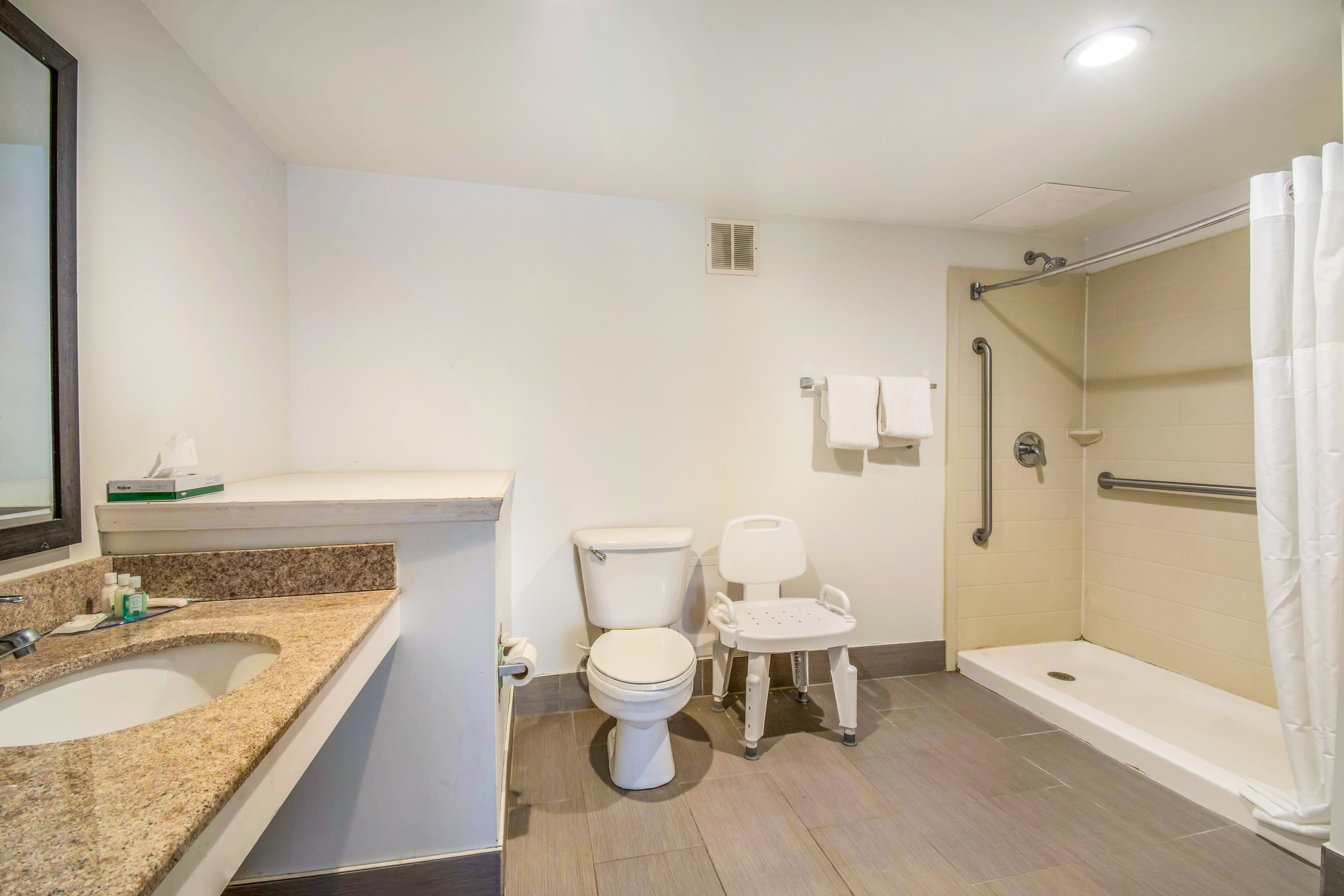 Quality Inn & Suites York East — 12