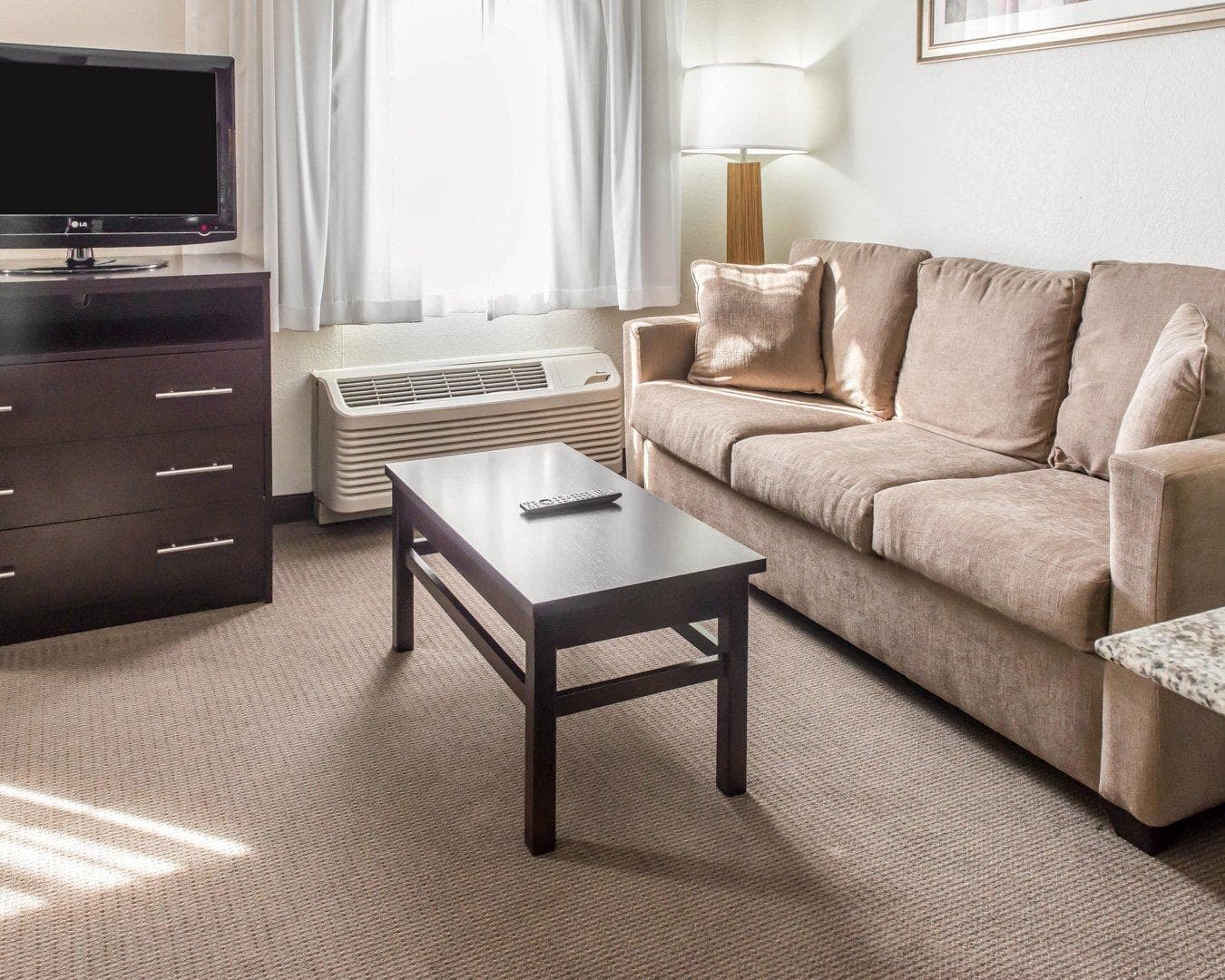MainStay Suites Pittsburgh Airport - Image 4