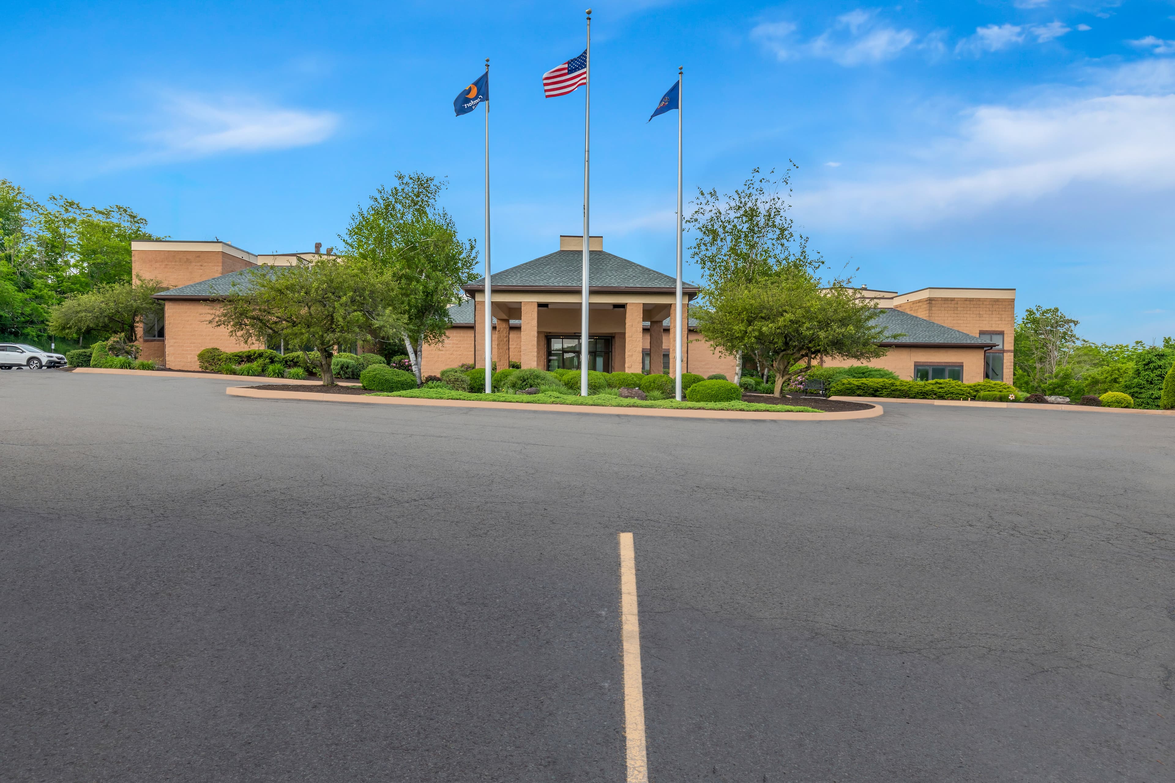 Comfort Inn Pocono Lakes Region - Image 1