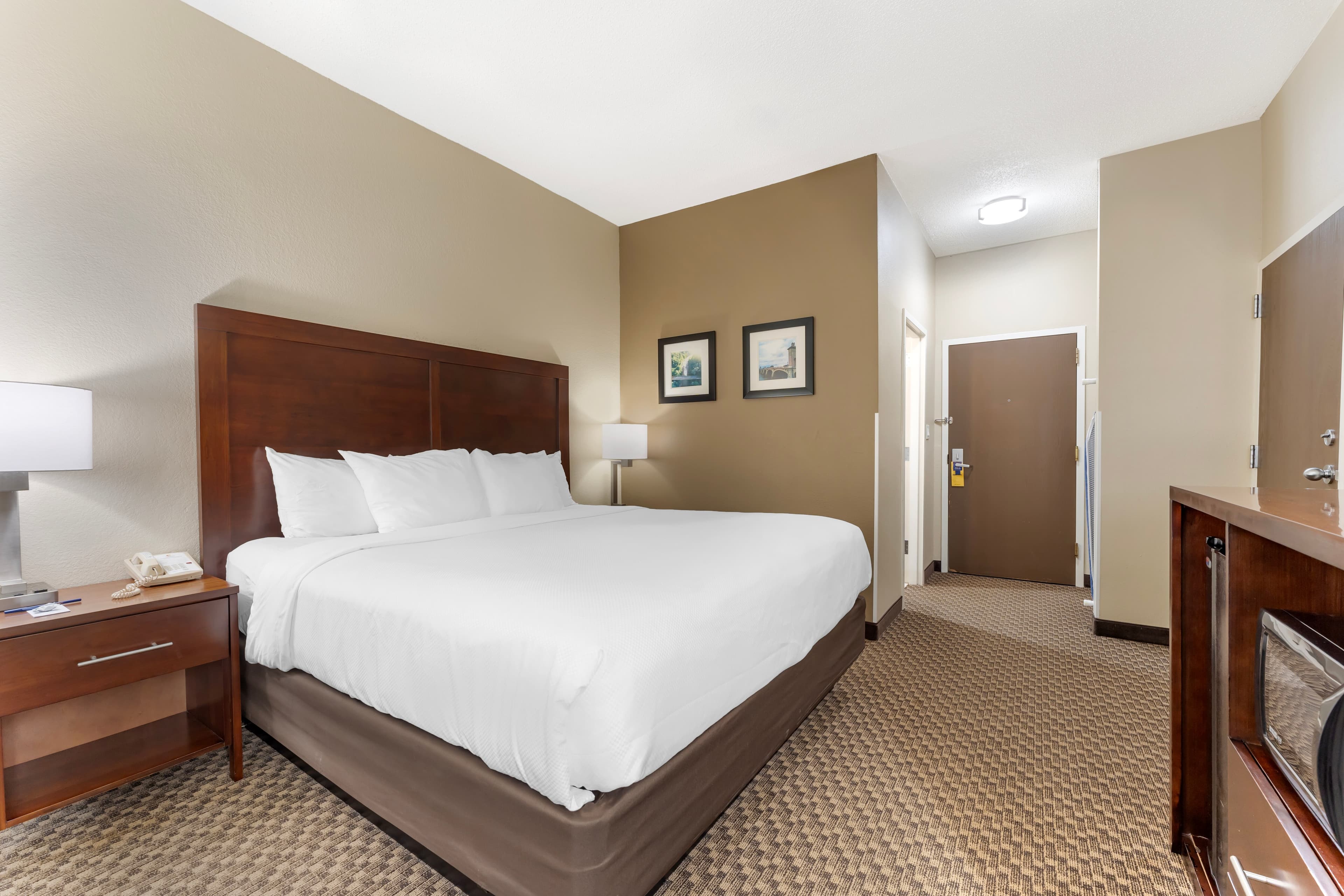 Comfort Inn & Suites Johnstown - Richland Town Center — 7