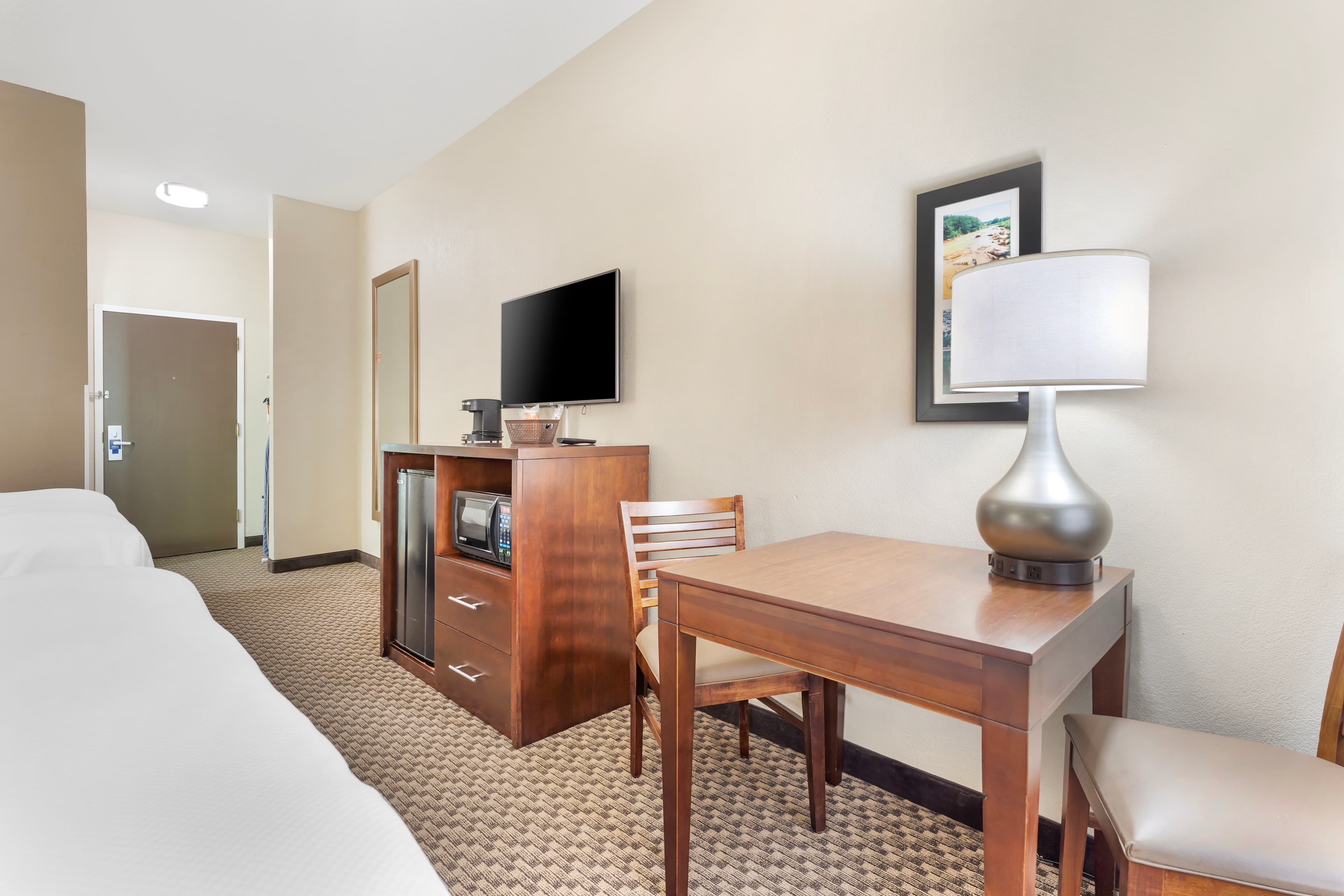 Comfort Inn & Suites Johnstown - Richland Town Center - Image 3
