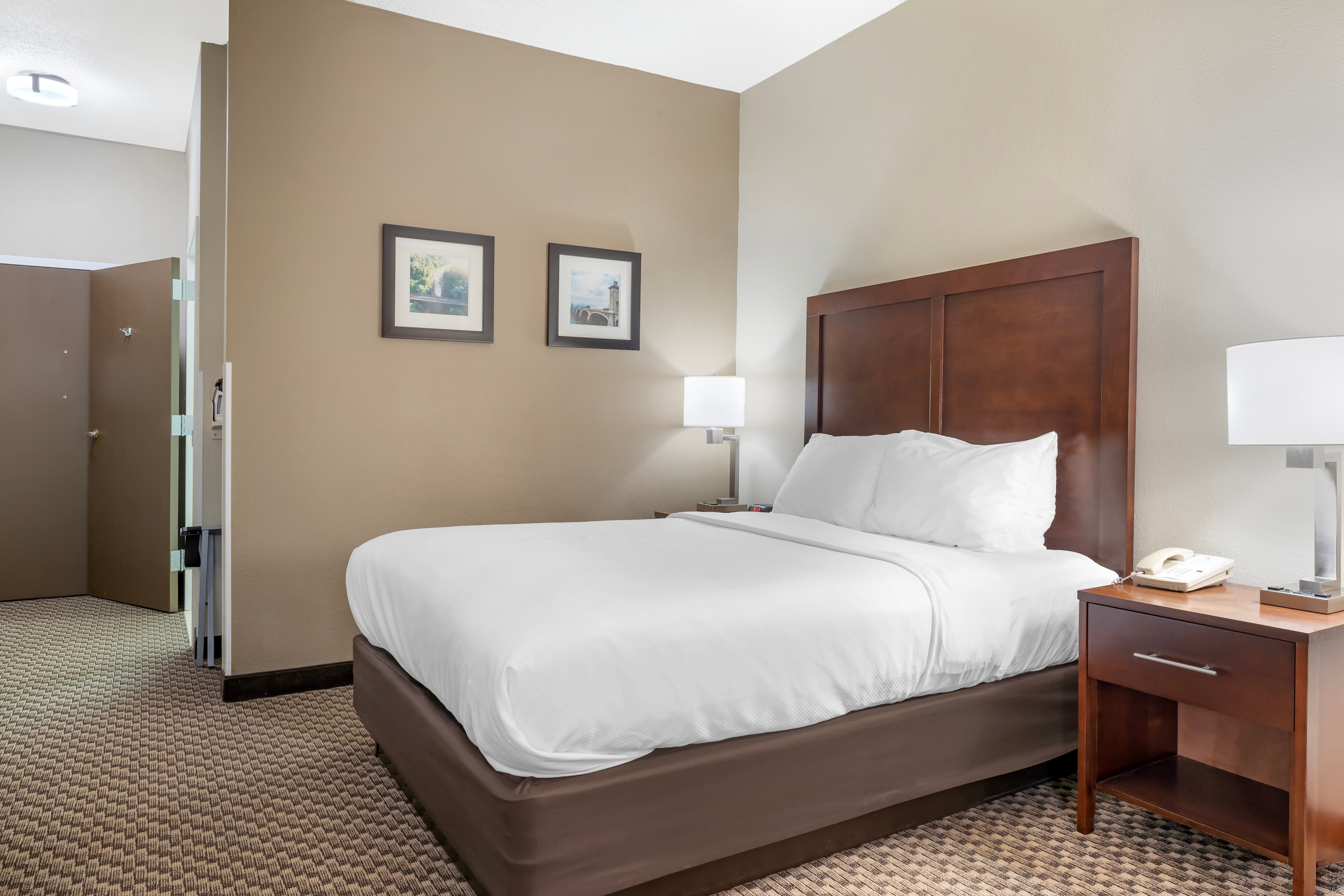 Comfort Inn & Suites Johnstown - Richland Town Center - Image 4