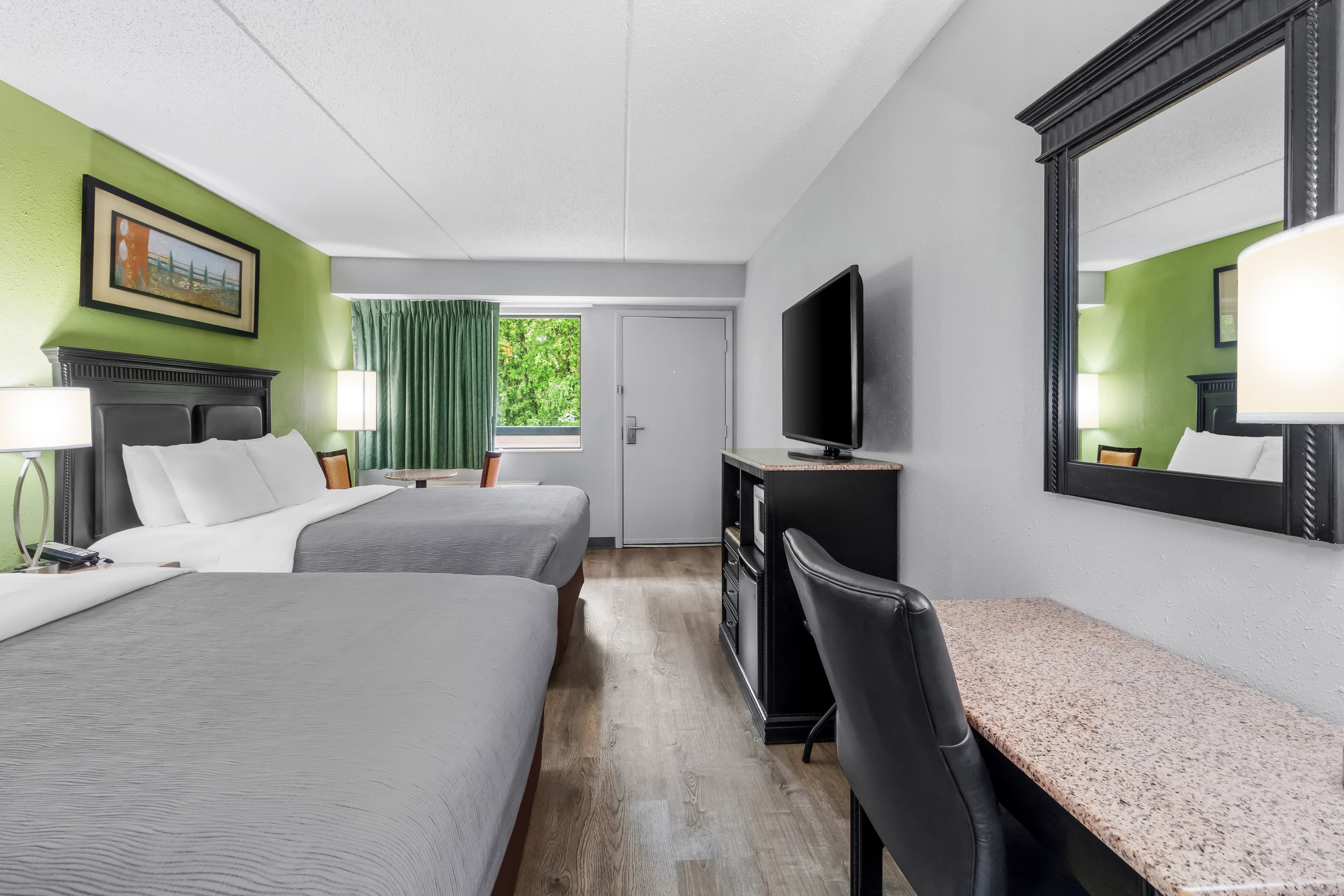 2 Double Beds - Image 4