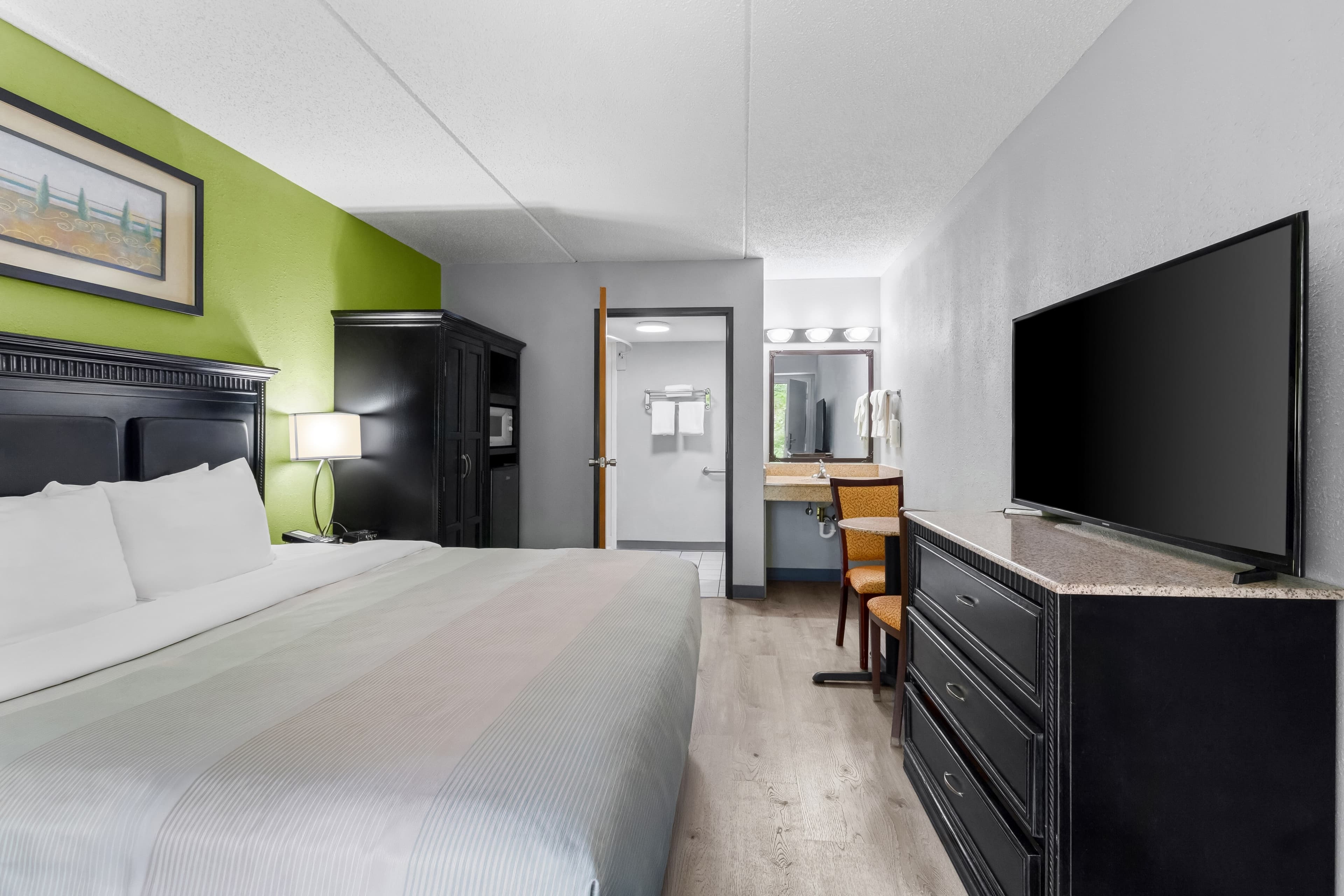 Quality Inn & Suites Gibsonia - Pittsburgh North — 13