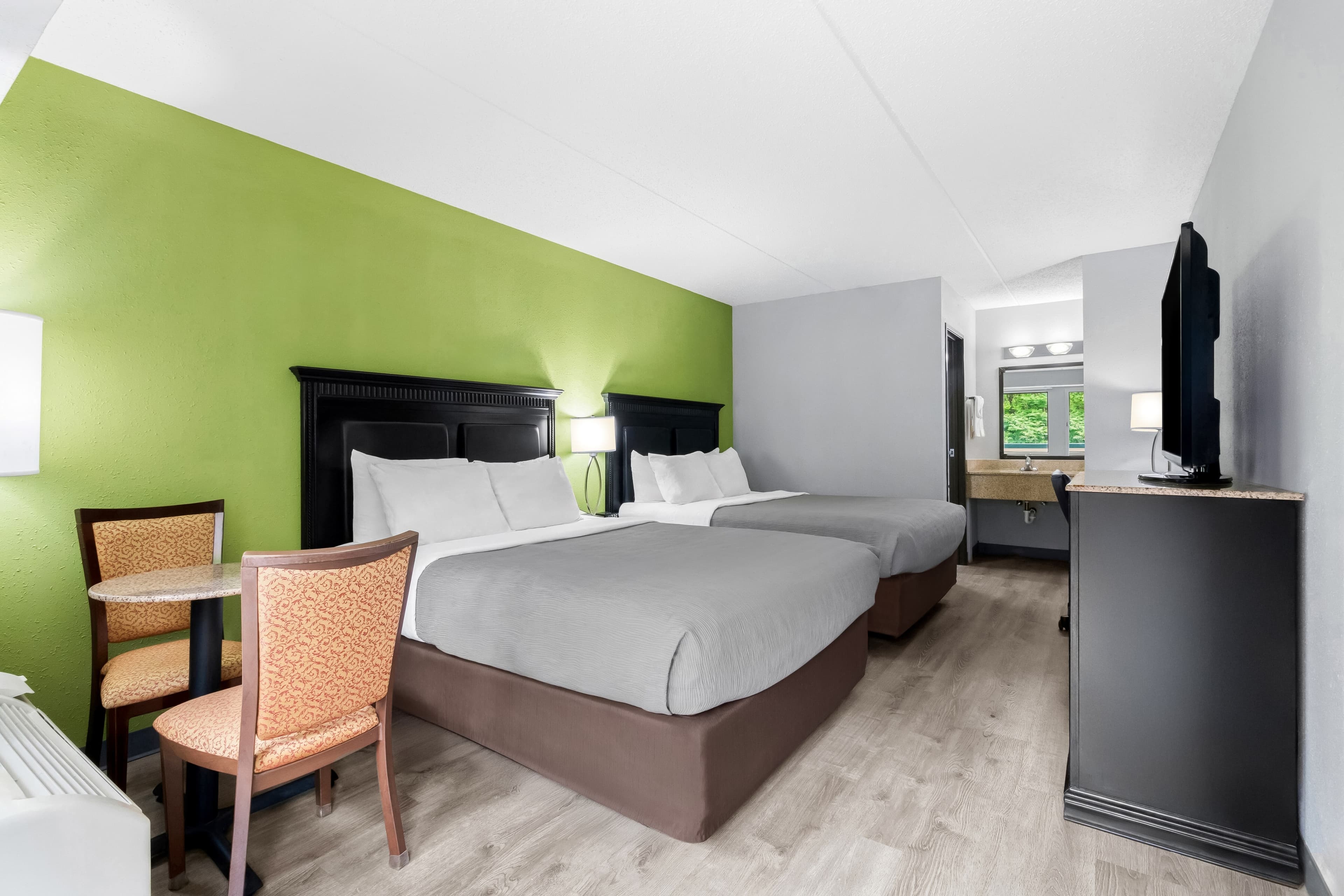 2 Double Beds - Image 2