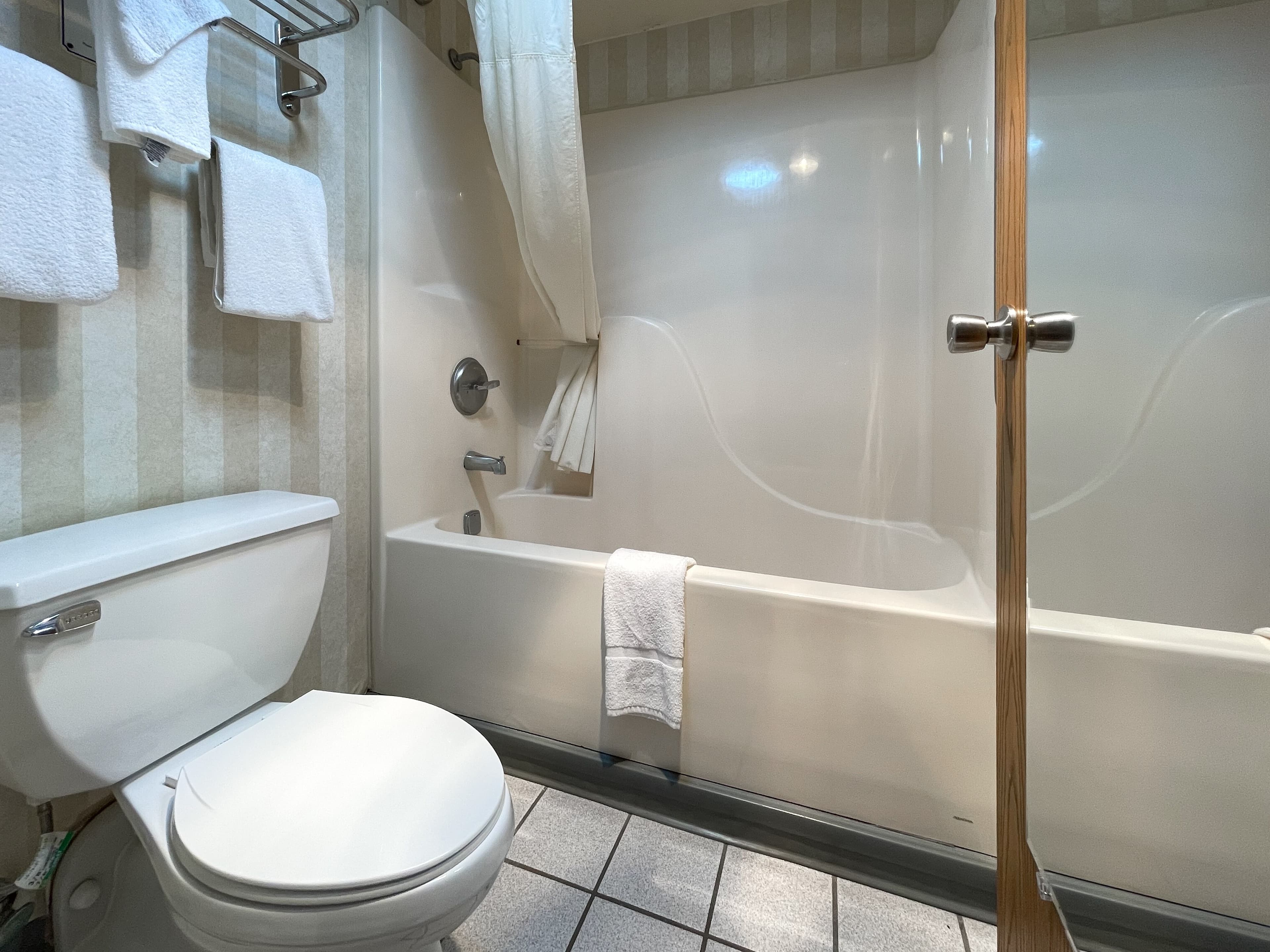 Quality Inn & Suites Gibsonia - Pittsburgh North — 6