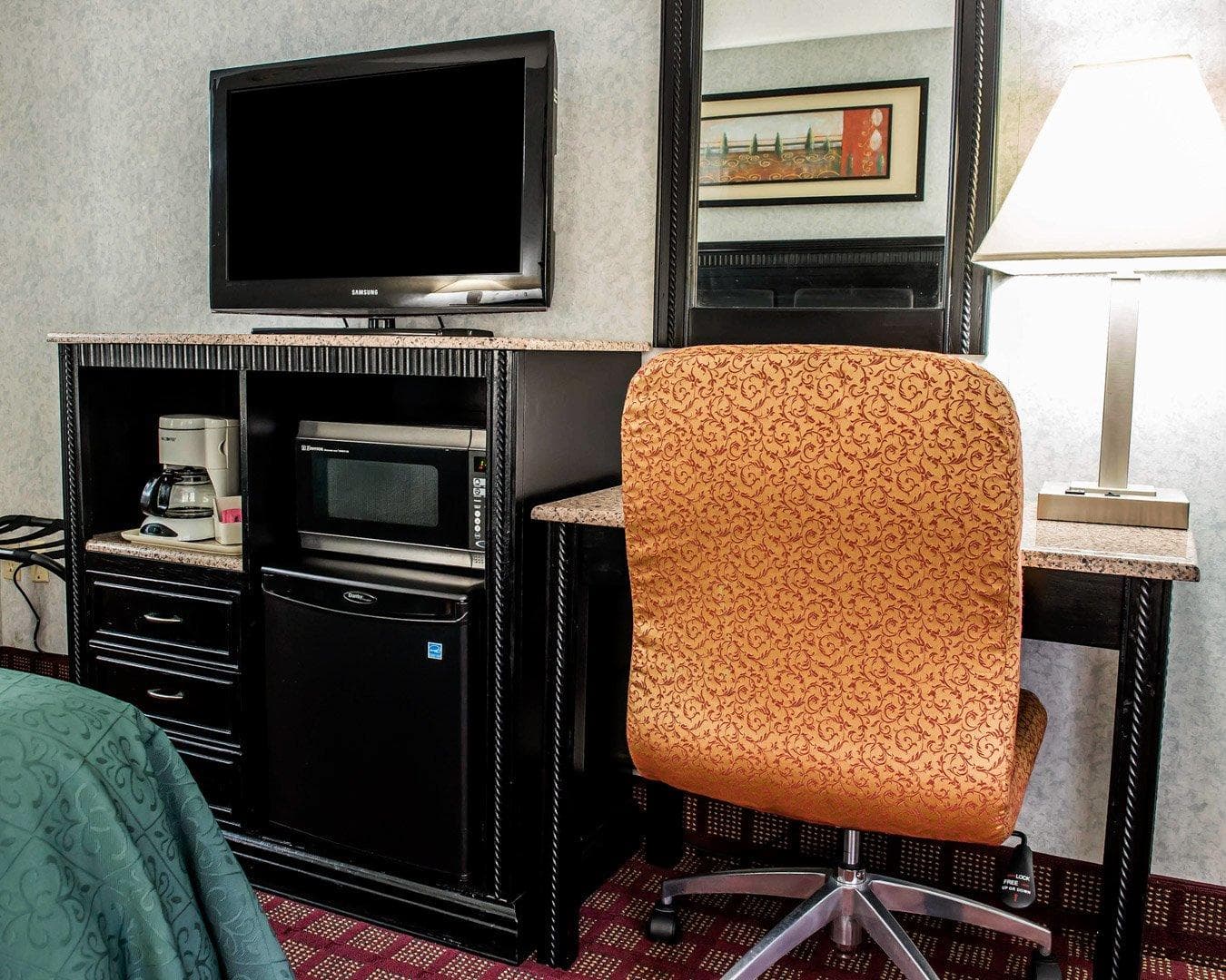 Quality Inn & Suites Gibsonia - Pittsburgh North - Image 5