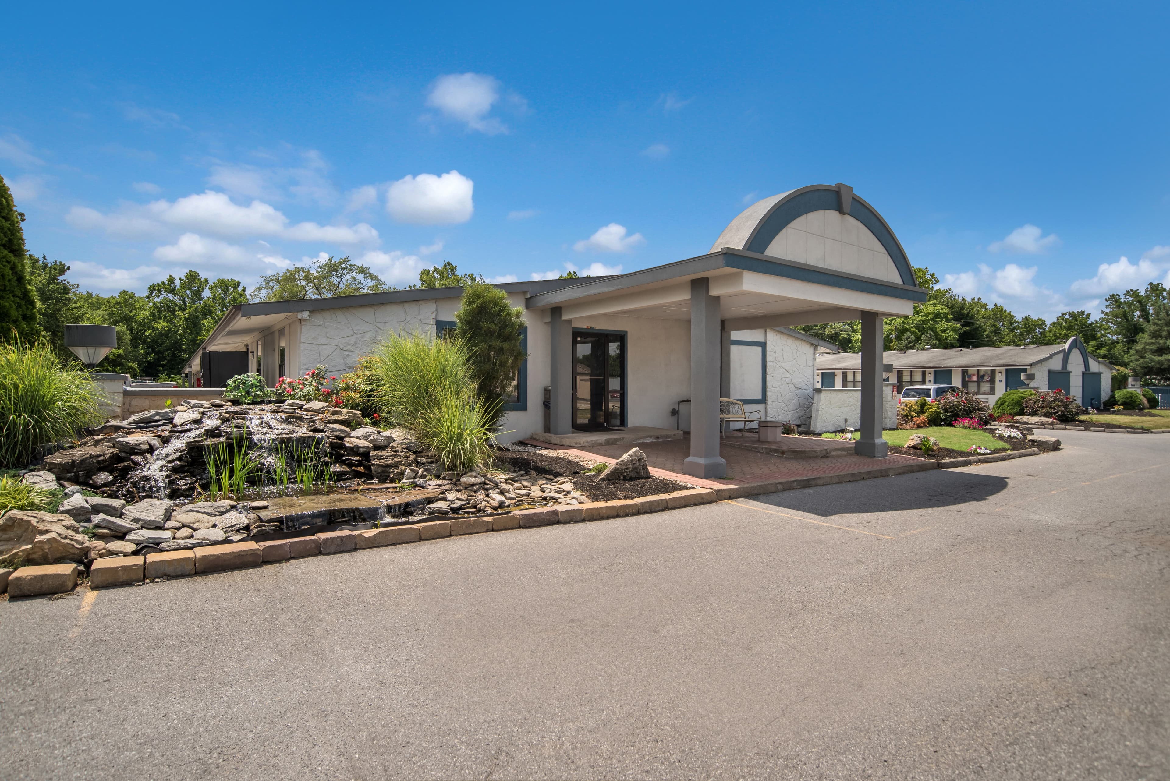 Rodeway Inn Carlisle North - Image 1