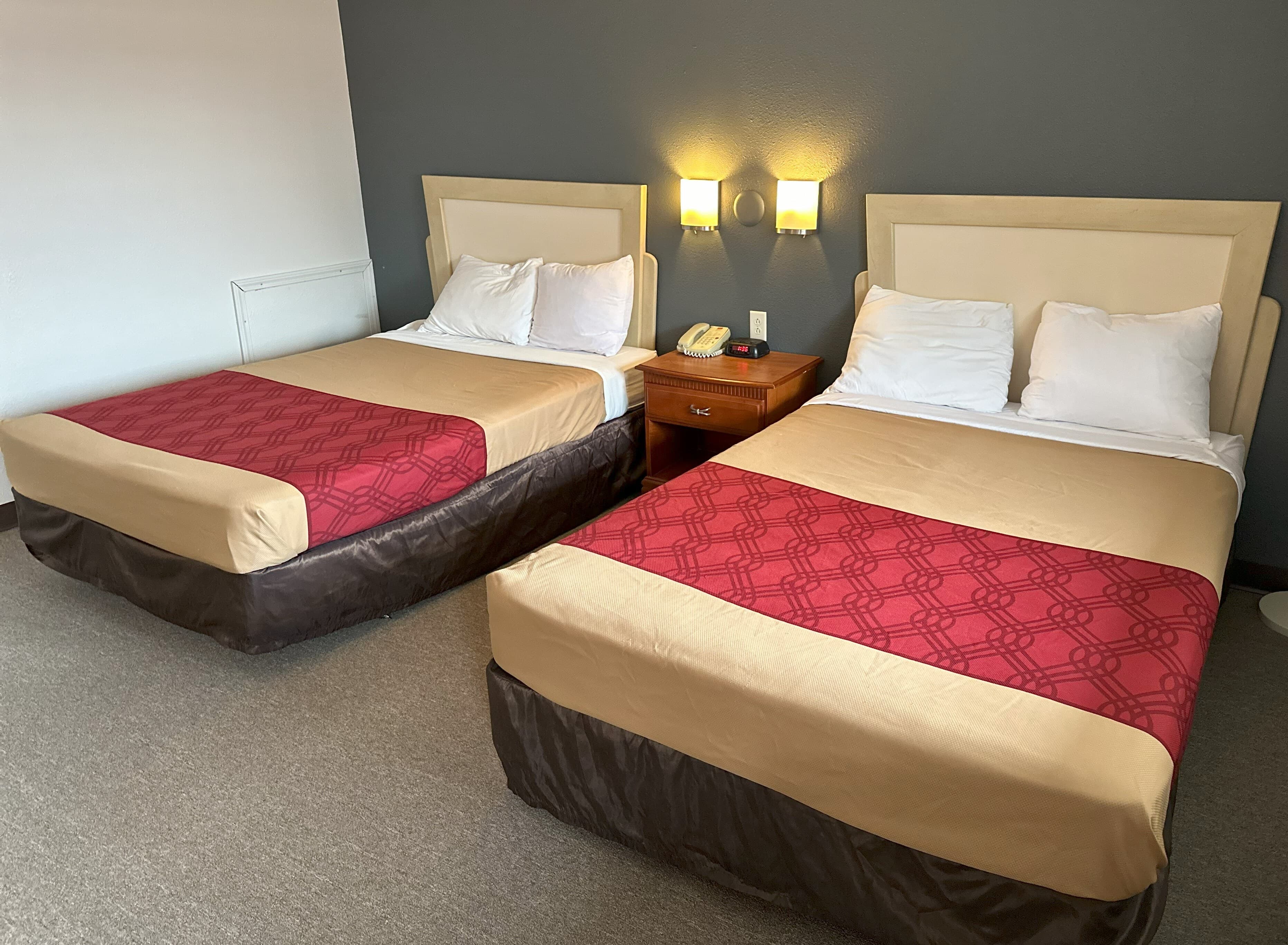 Econo Lodge Drums — 17