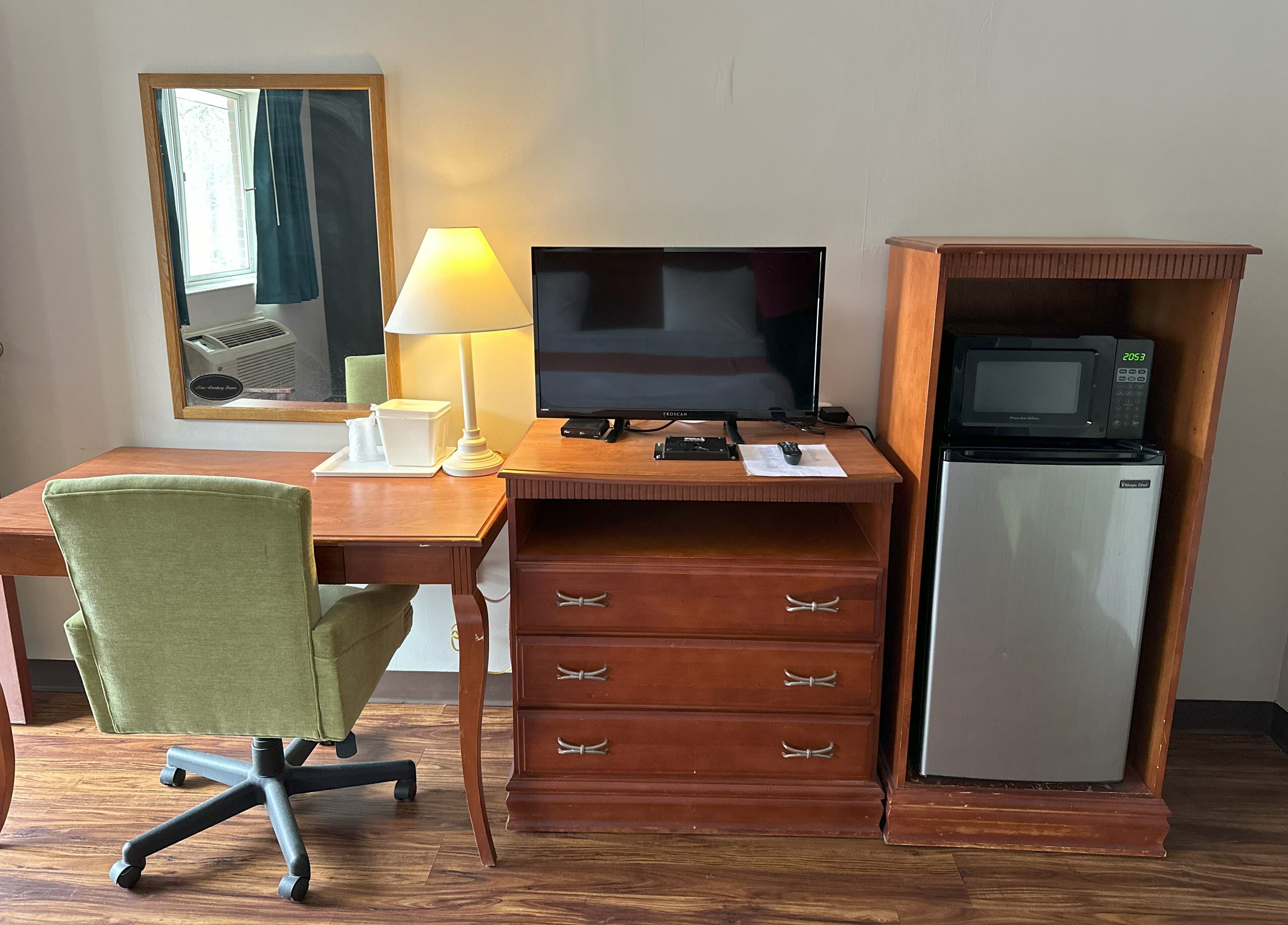 Econo Lodge Drums — 23