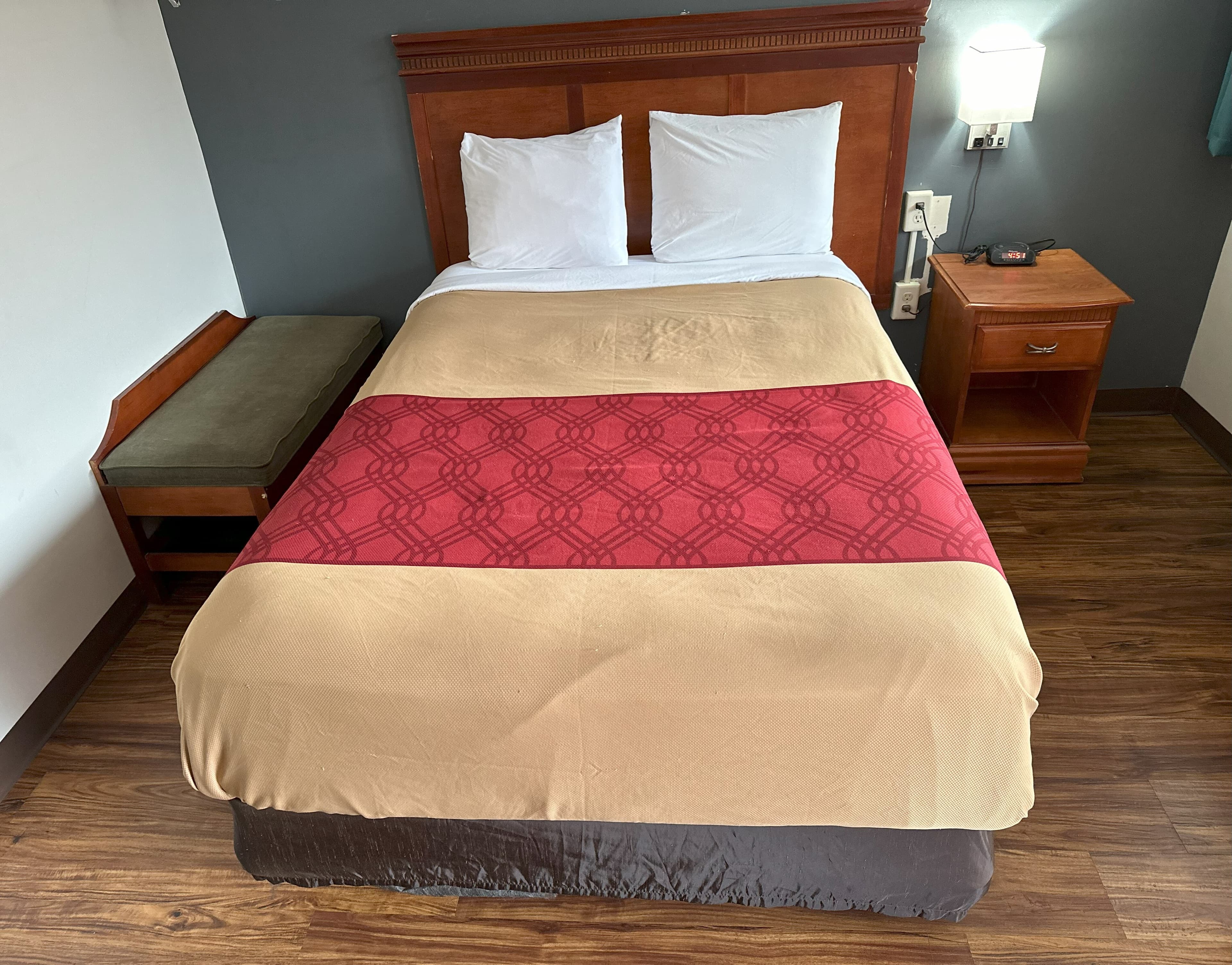 Econo Lodge Drums — 10
