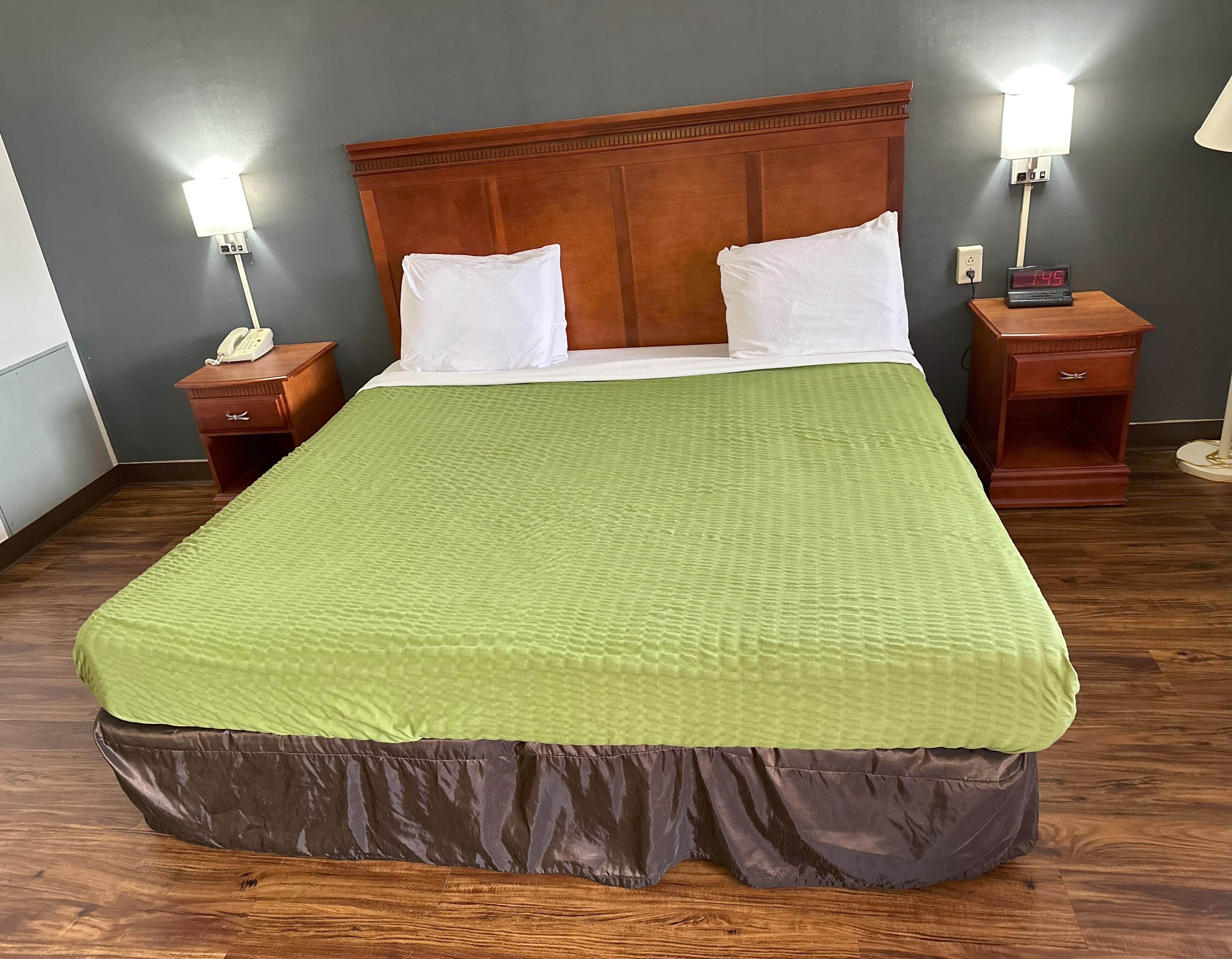 Econo Lodge Drums — 26