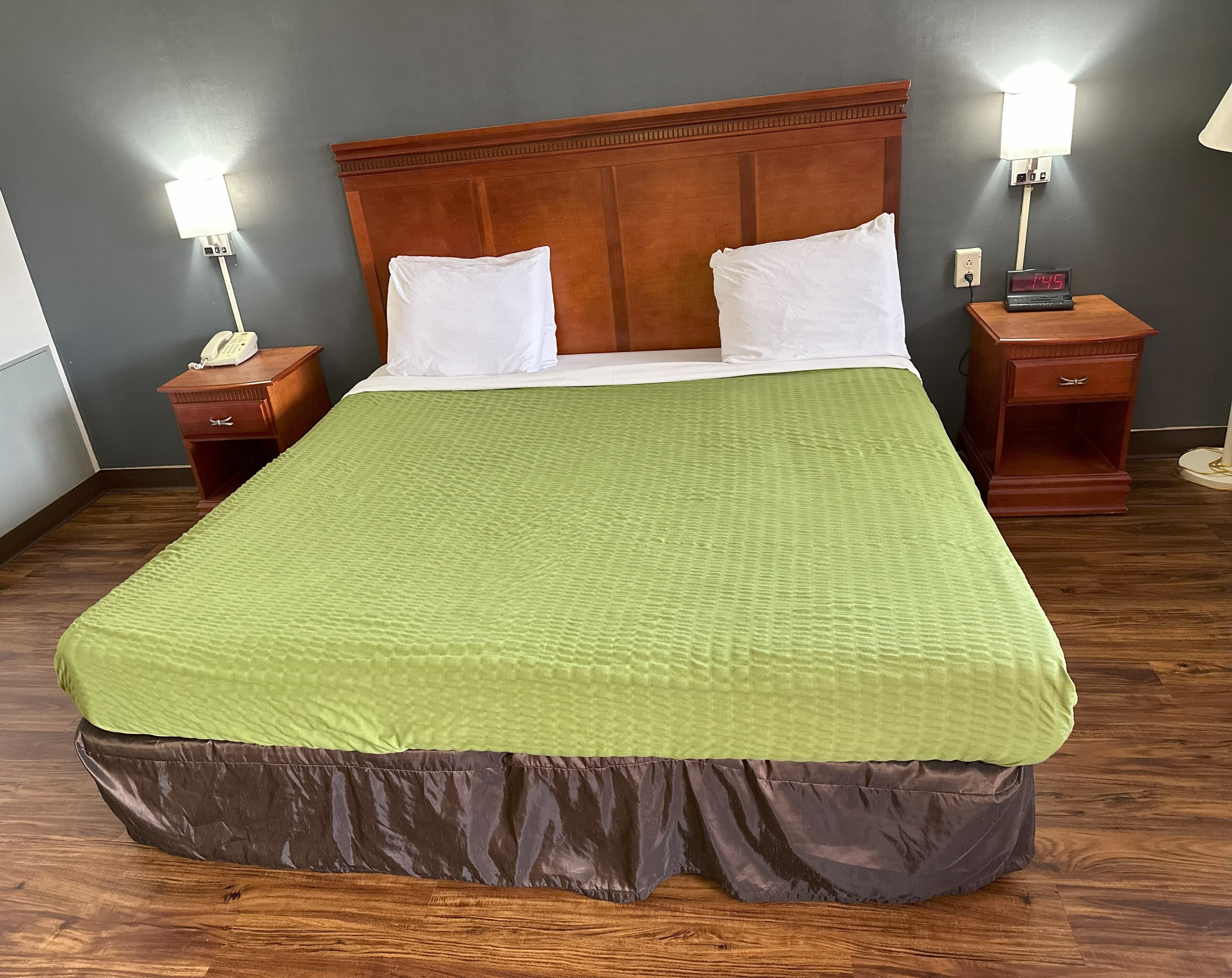 Econo Lodge Drums — 27