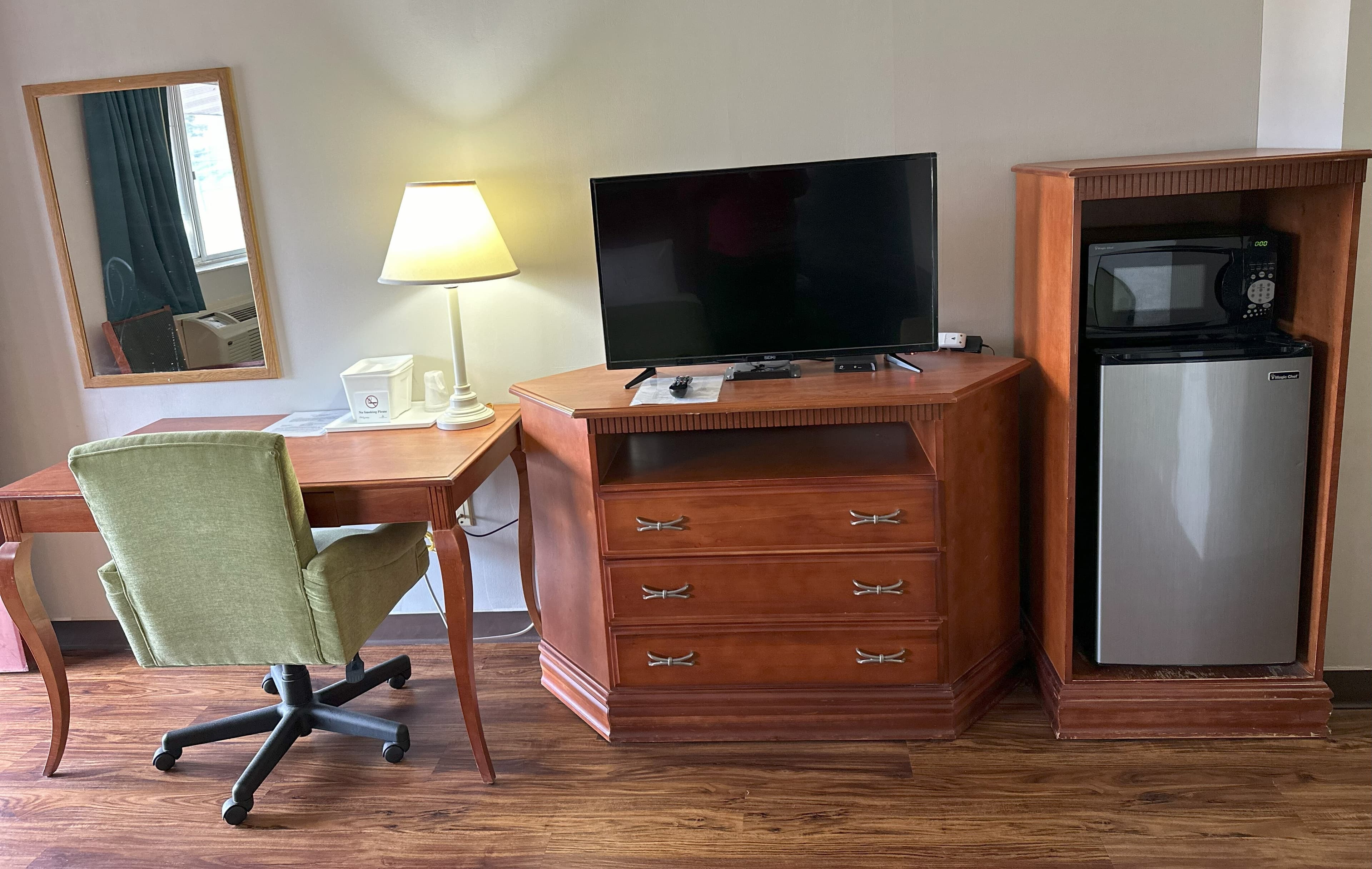 Econo Lodge Drums — 30