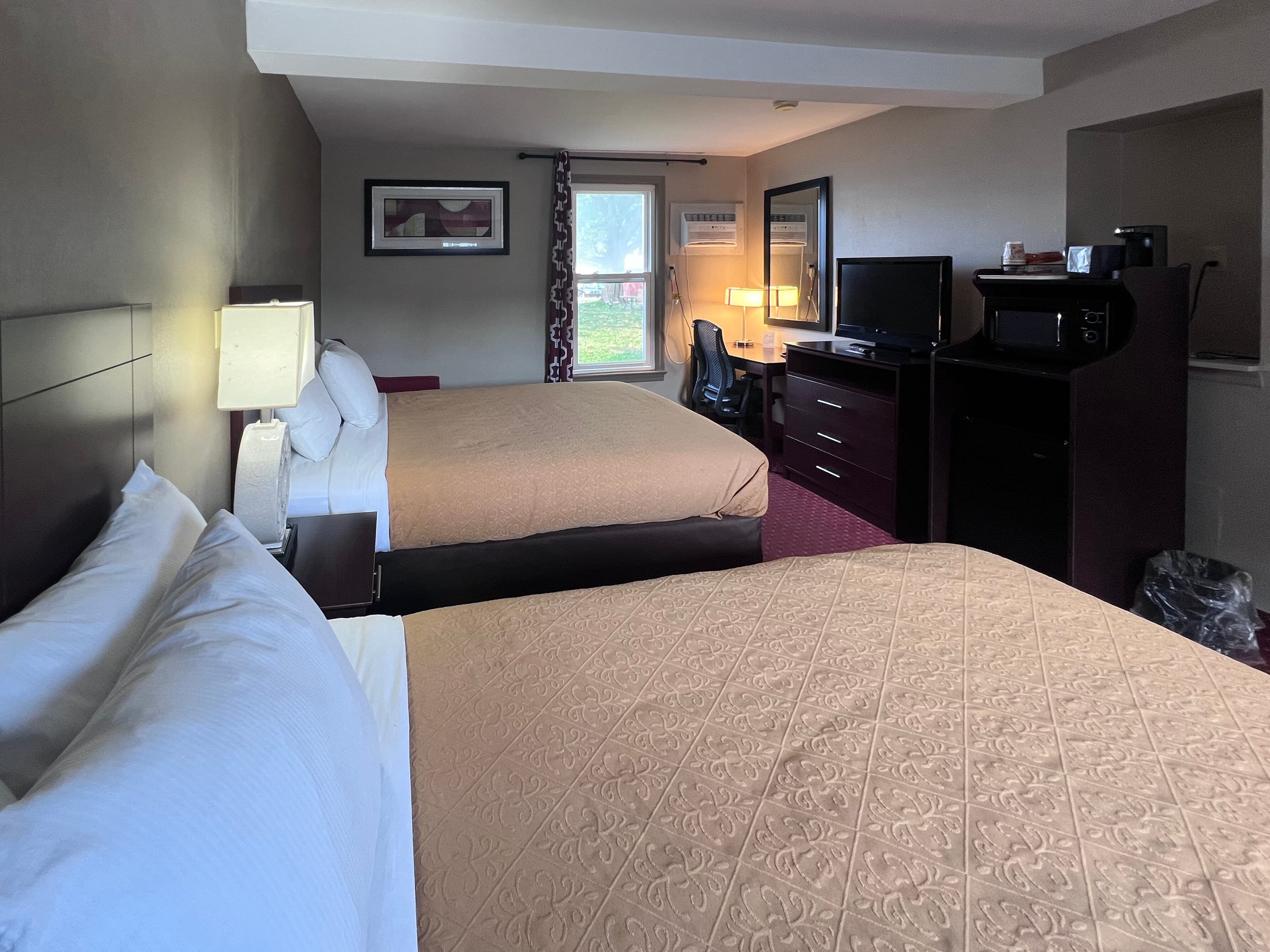 Rodeway Inn and Suites Hershey Chocolate Avenue - Image 3