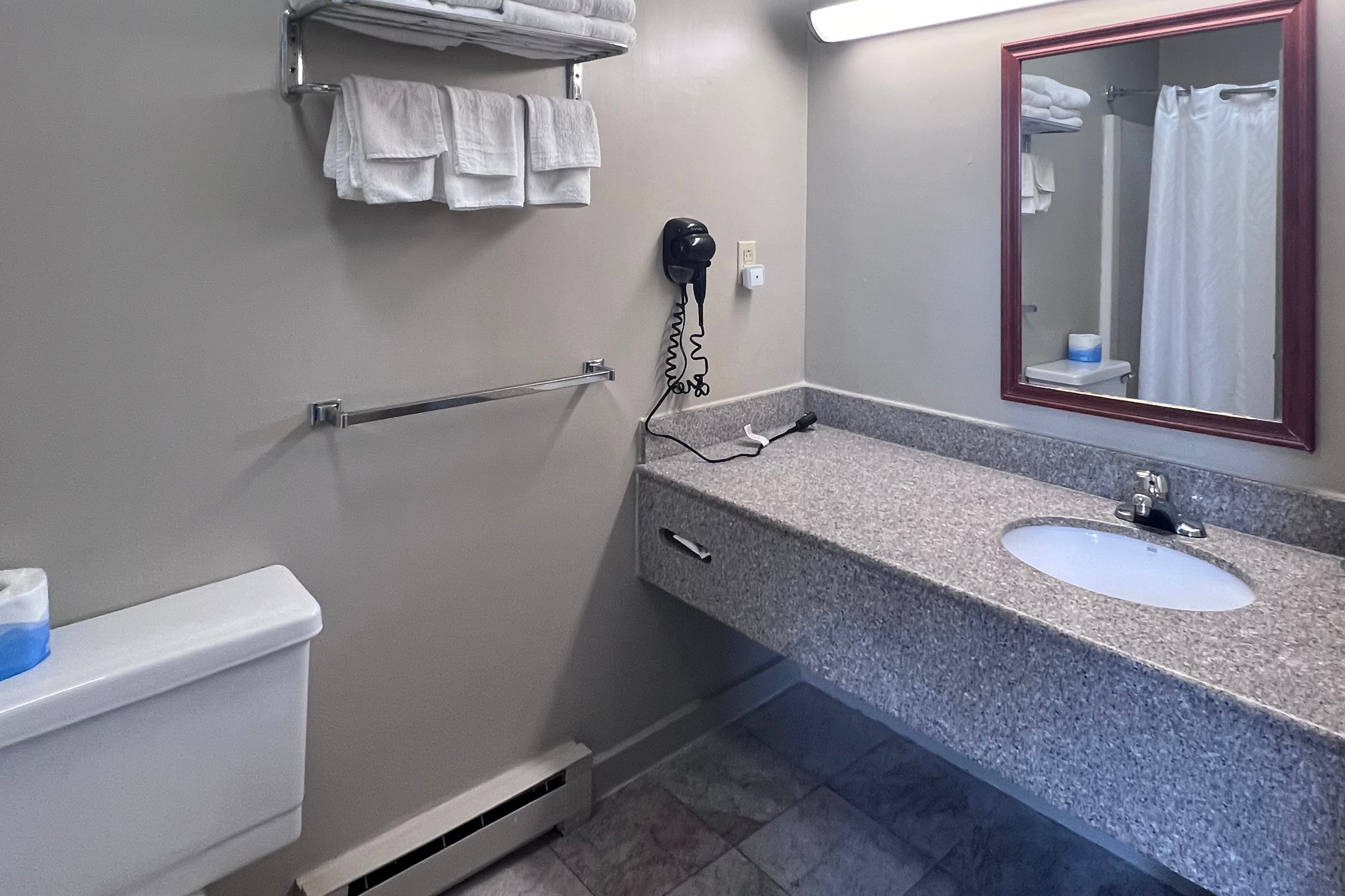 Rodeway Inn and Suites Hershey Chocolate Avenue — 19