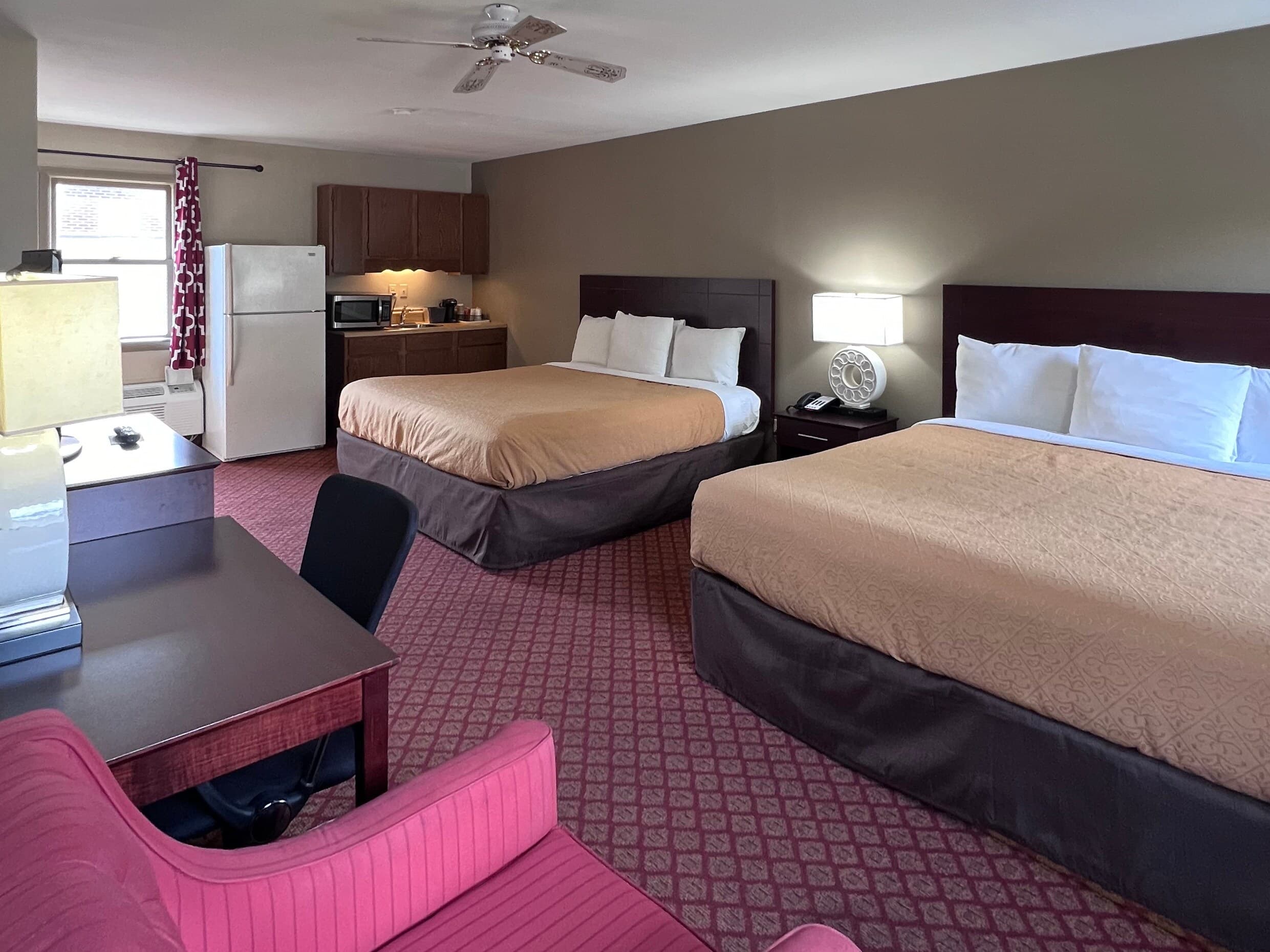 Rodeway Inn and Suites Hershey Chocolate Avenue — 10