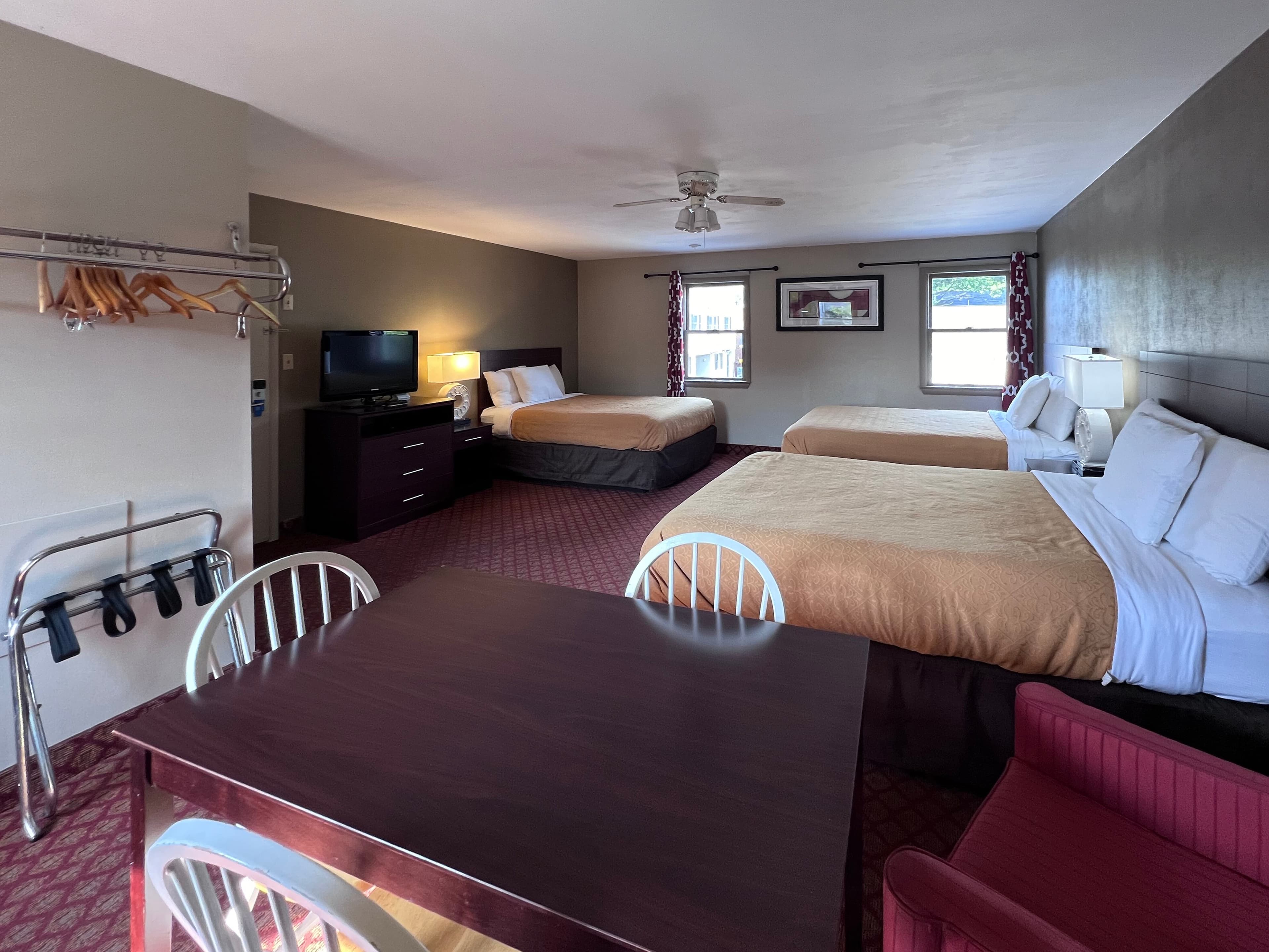 Rodeway Inn and Suites Hershey Chocolate Avenue — 25