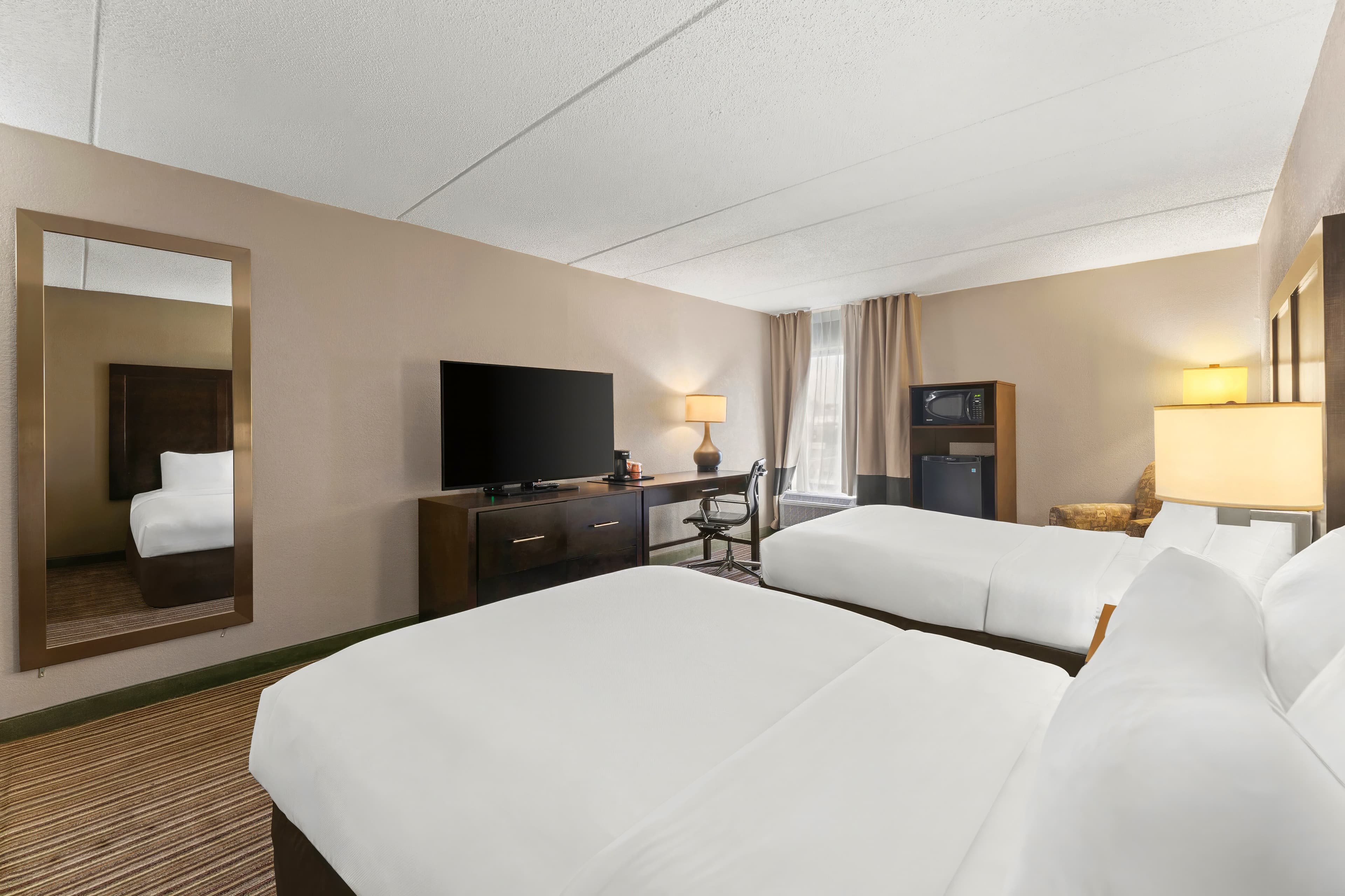 Comfort Inn Lehigh Valley West - Image 4