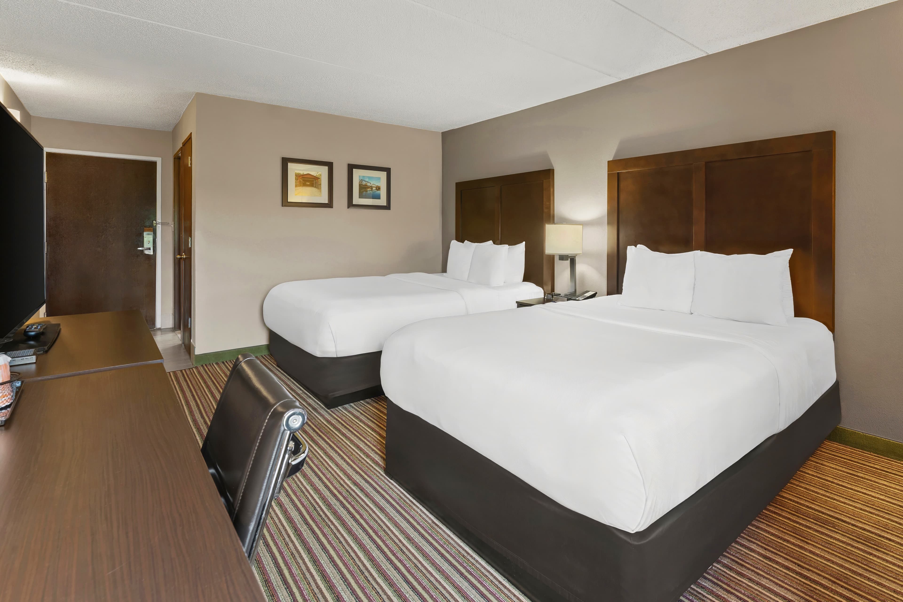 Comfort Inn Lehigh Valley West - Image 2