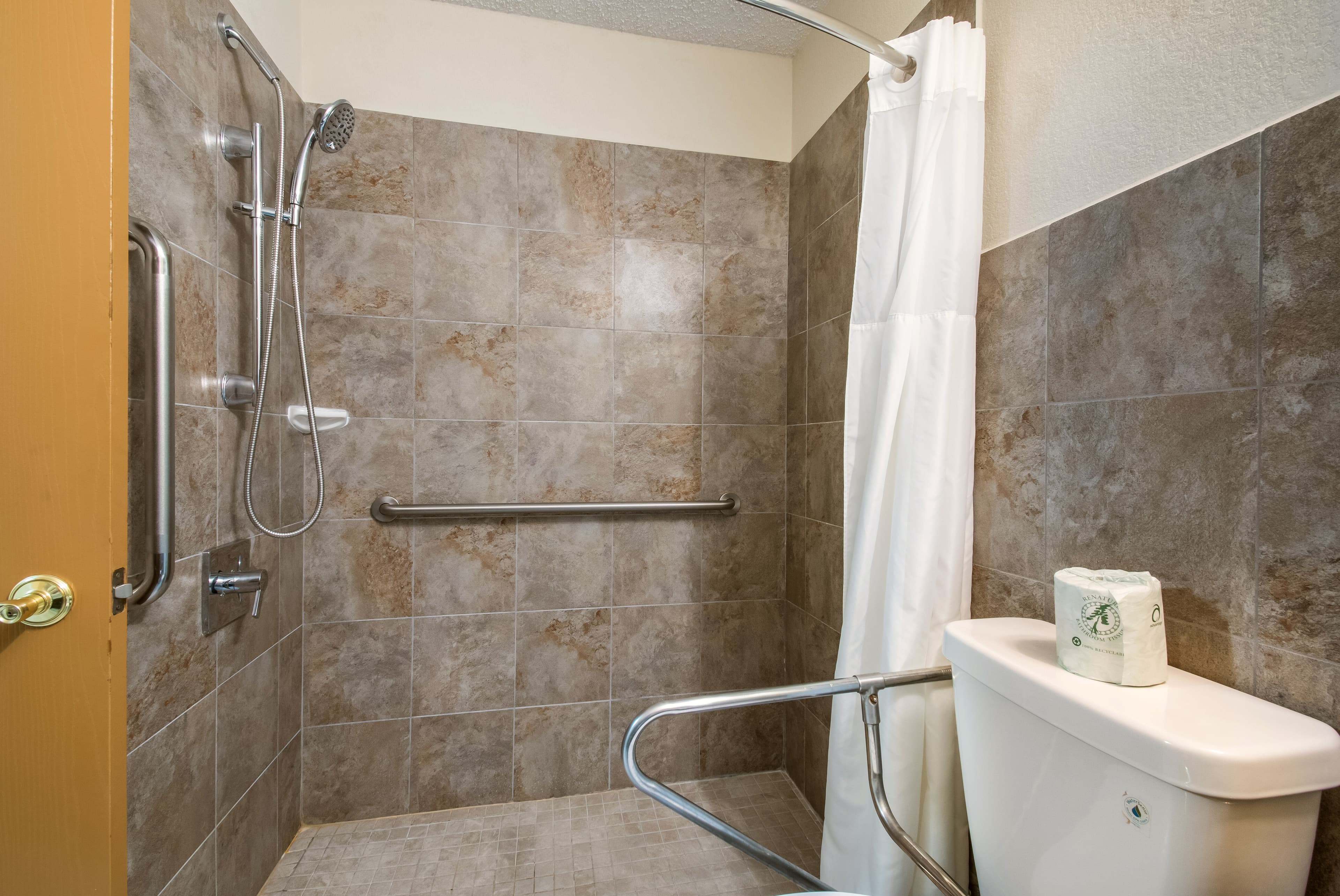Quality Inn Bloomsburg - Image 4