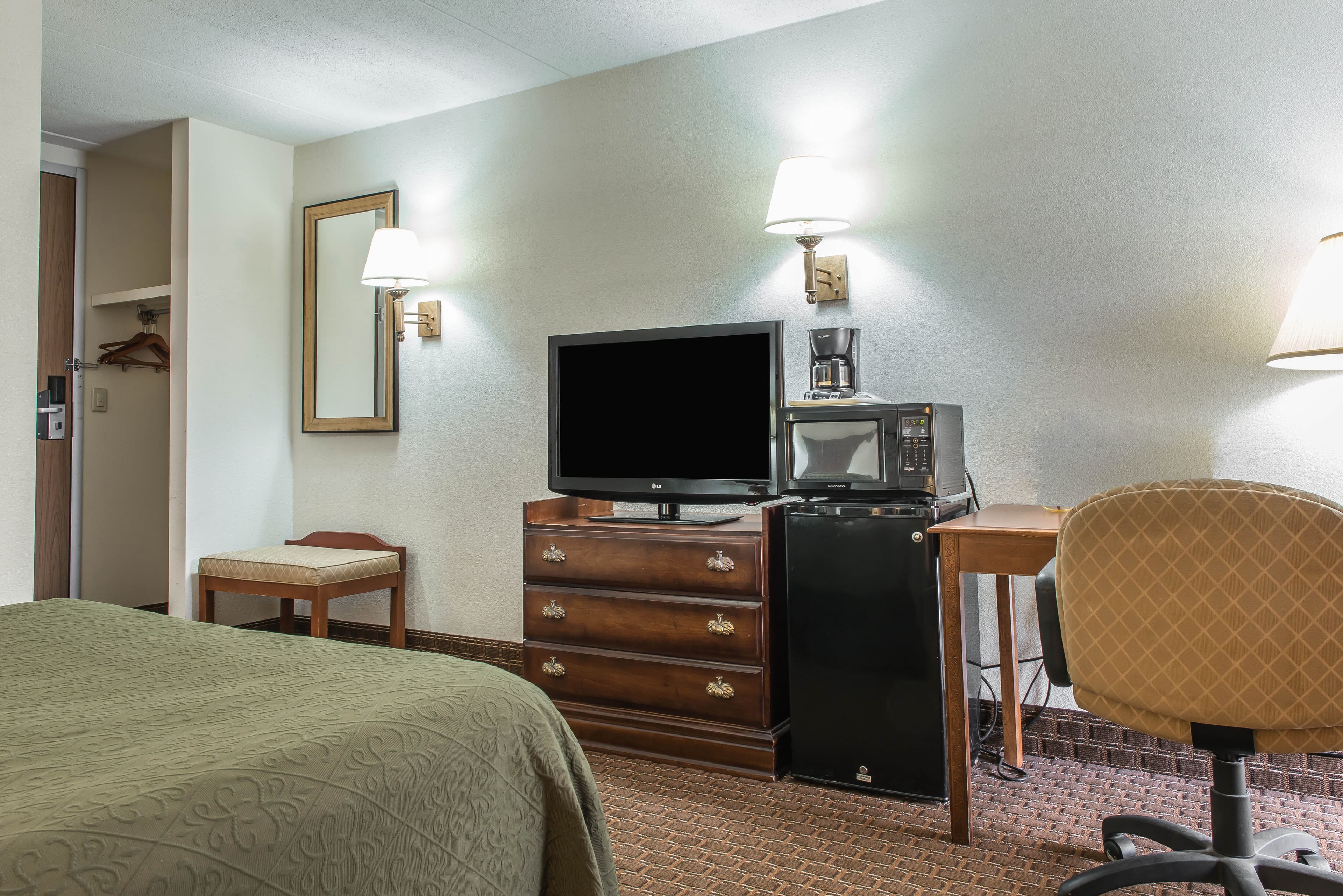 Rodeway Inn Brookville — 17