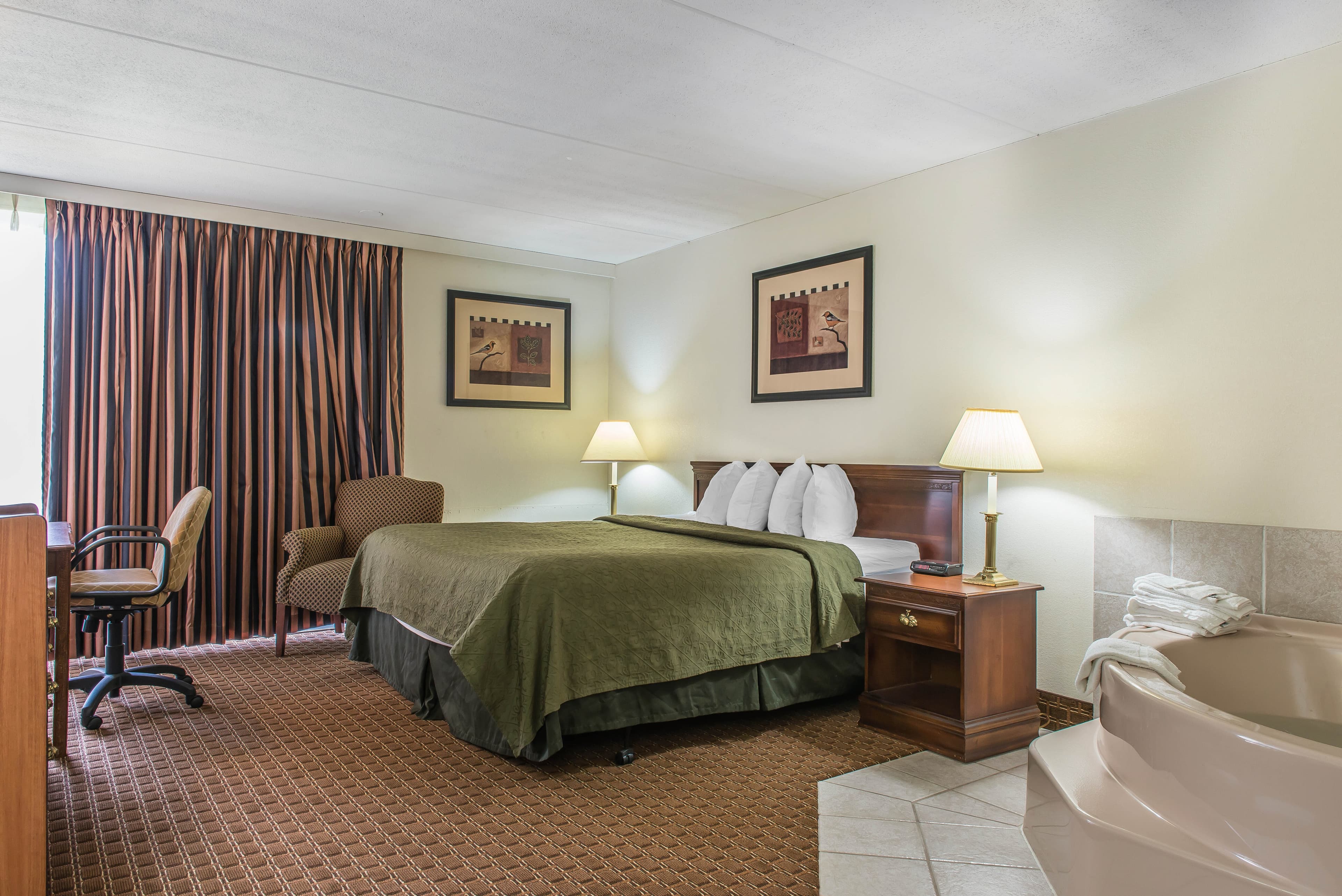 Rodeway Inn Brookville — 12