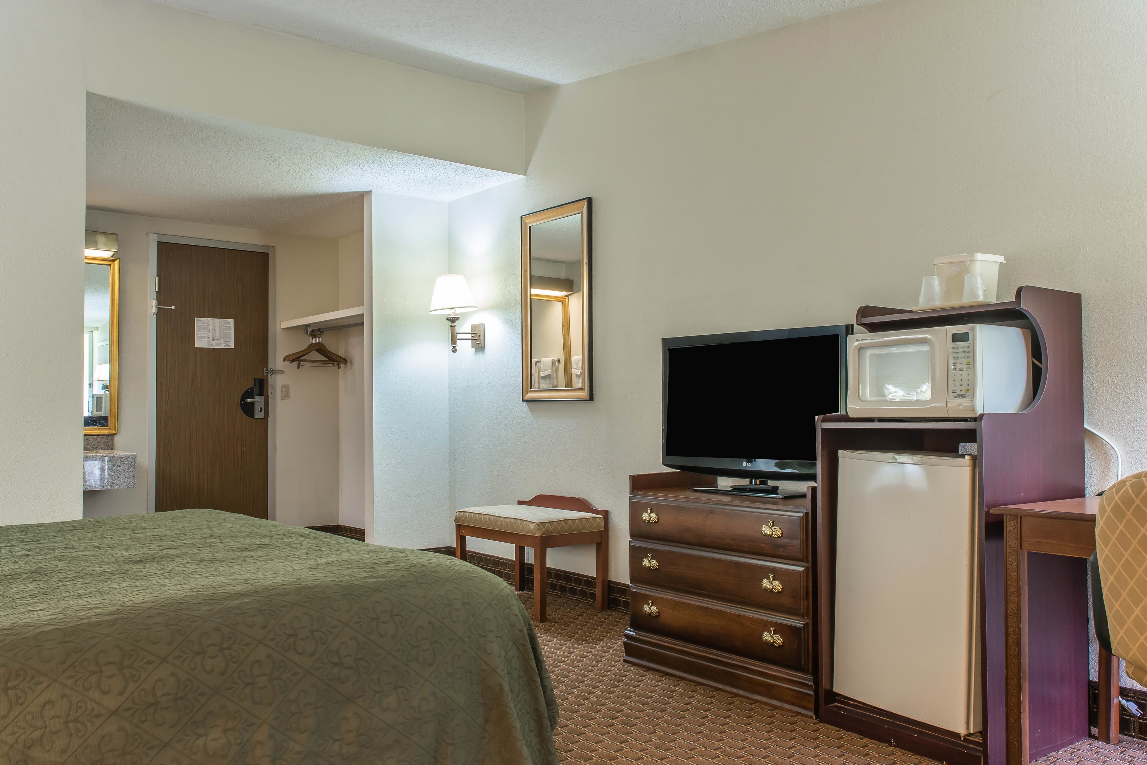 Rodeway Inn Brookville - Image 5