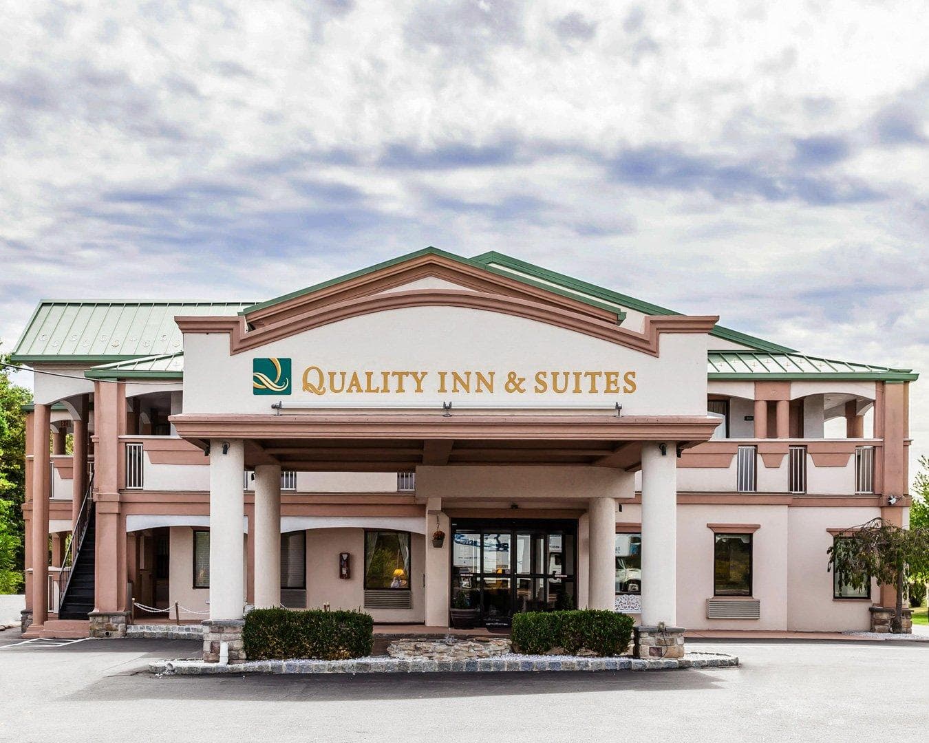 Quality Inn & Suites Quakertown-Allentown - Image 1