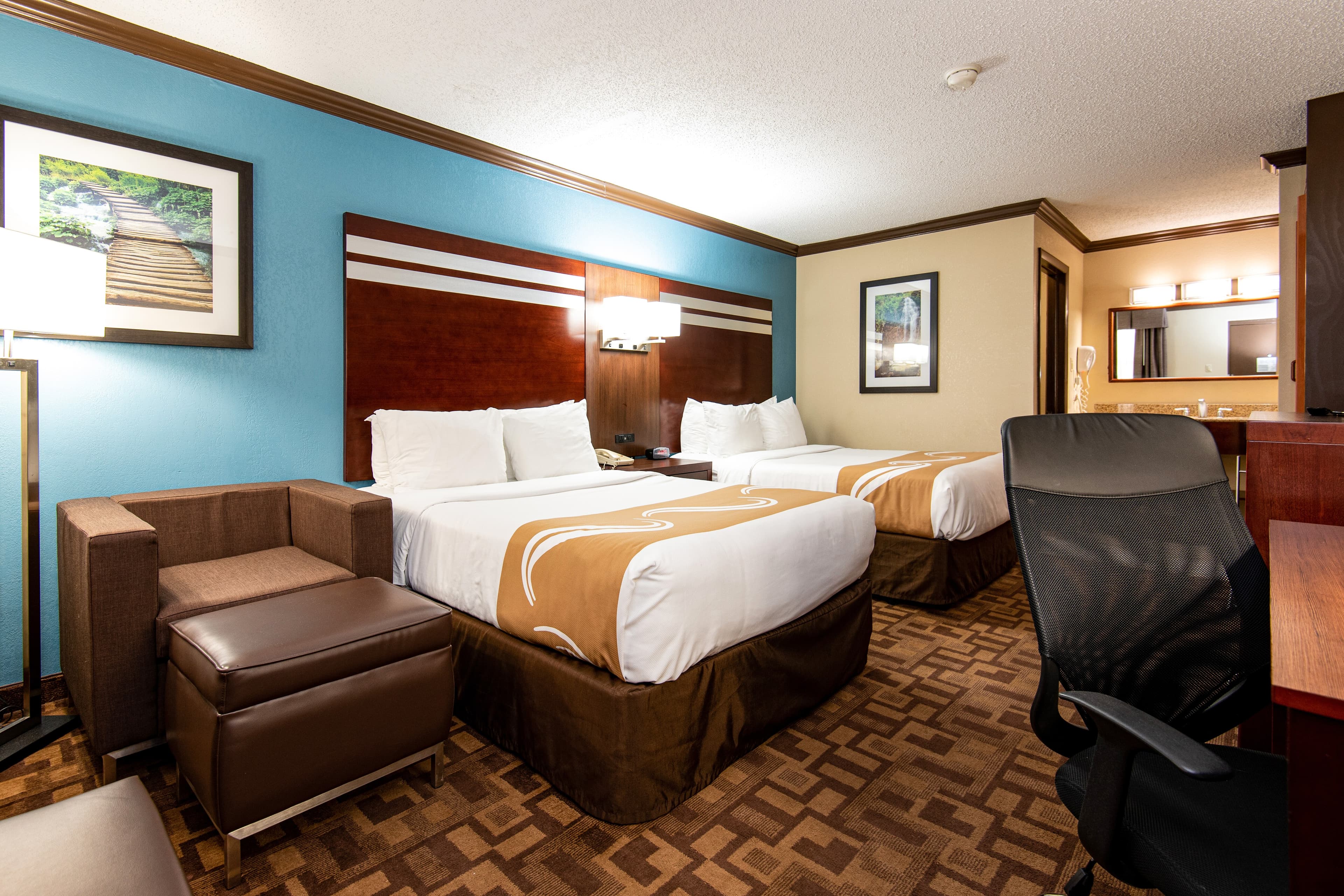Quality Inn & Suites Quakertown-Allentown - Image 2