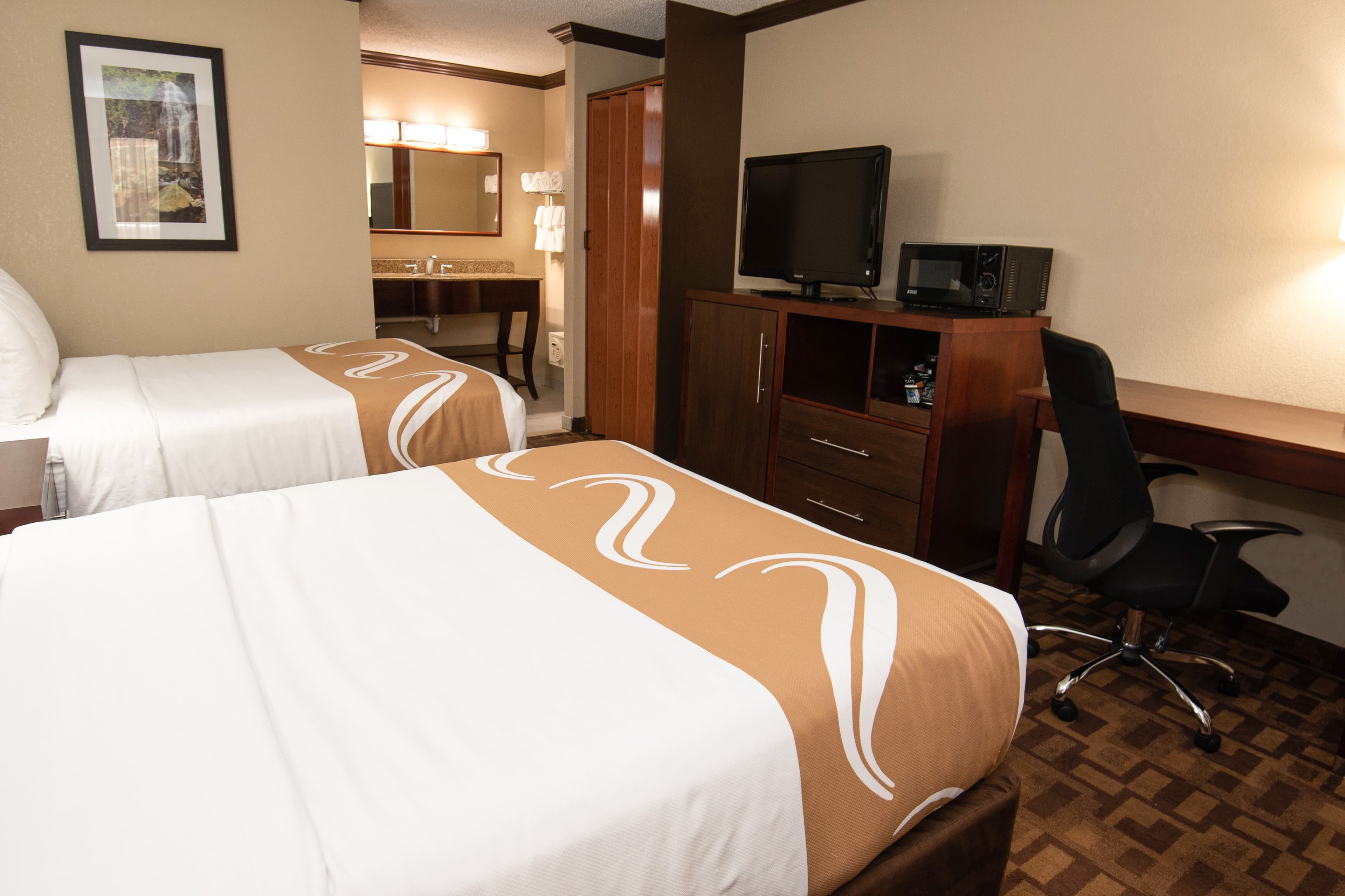 Quality Inn & Suites Quakertown-Allentown - Image 3