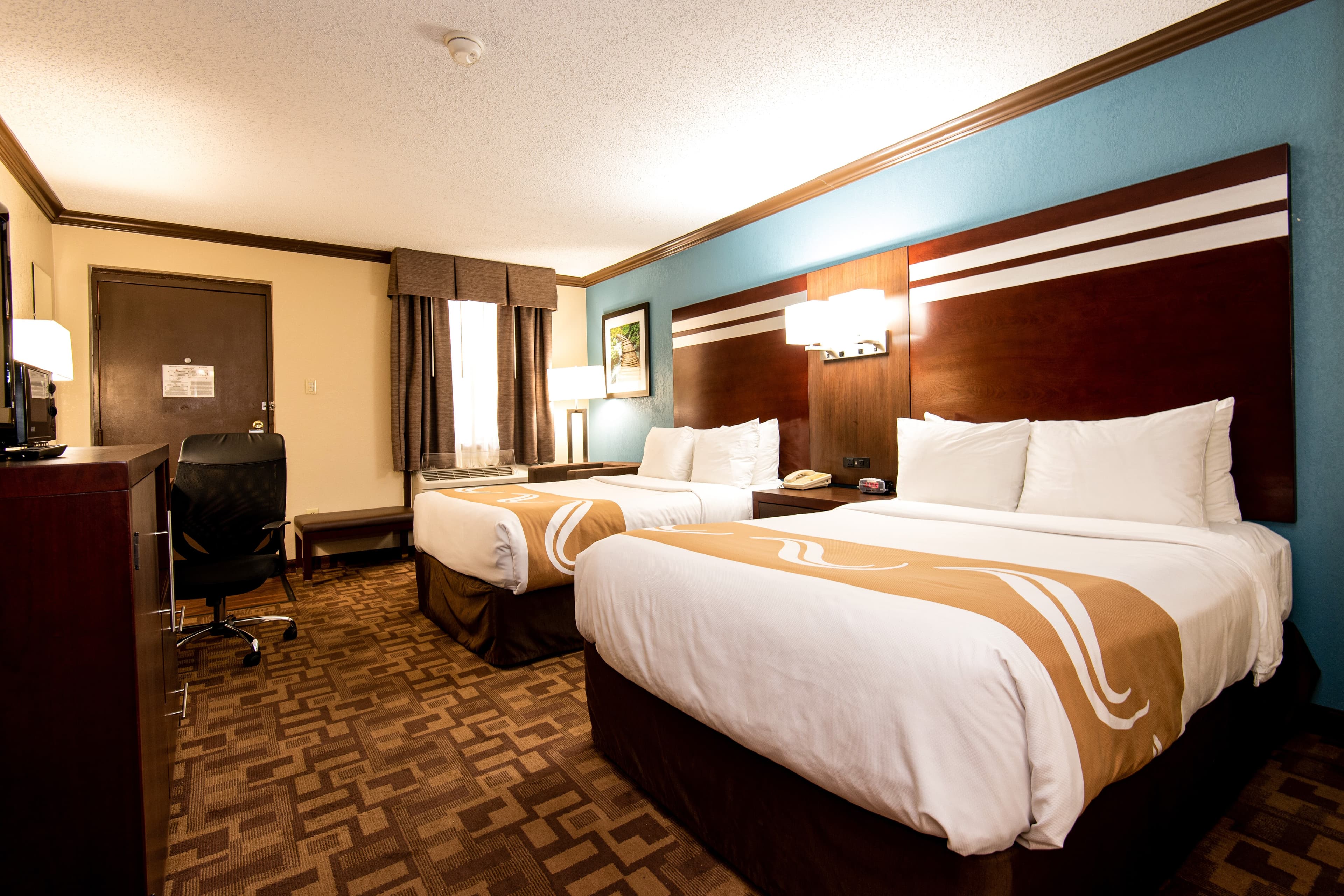 Quality Inn & Suites Quakertown-Allentown - Image 4