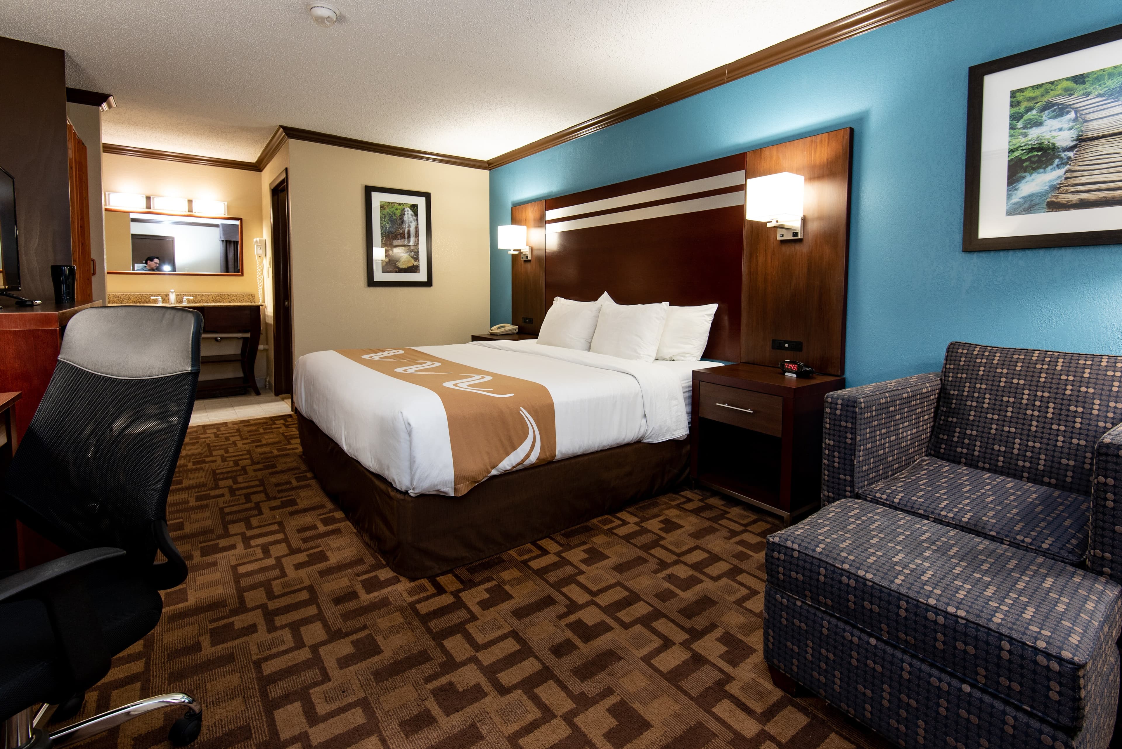 Quality Inn & Suites Quakertown-Allentown — 10