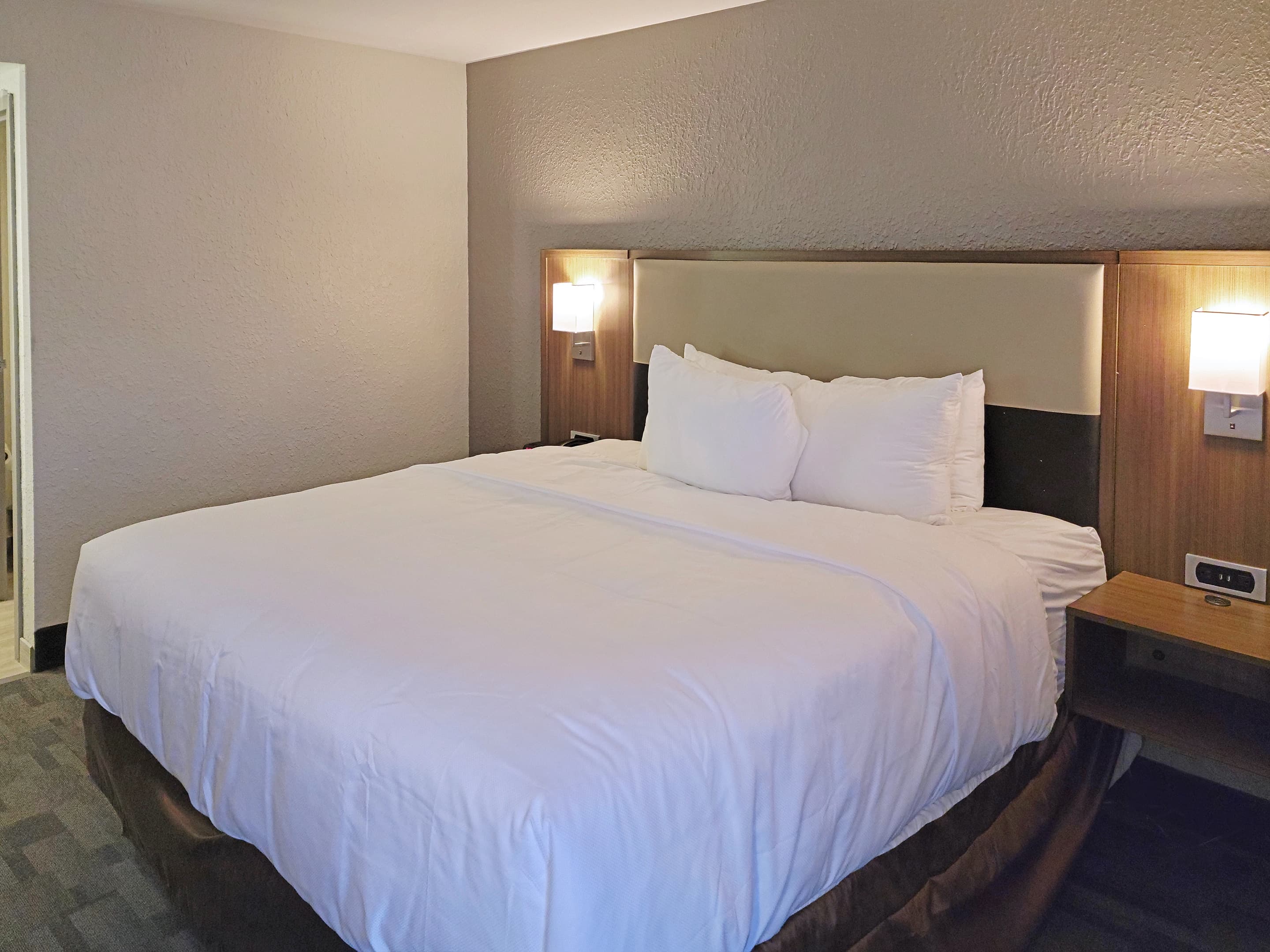 Comfort Inn & Suites Wyomissing/Reading - Image 3