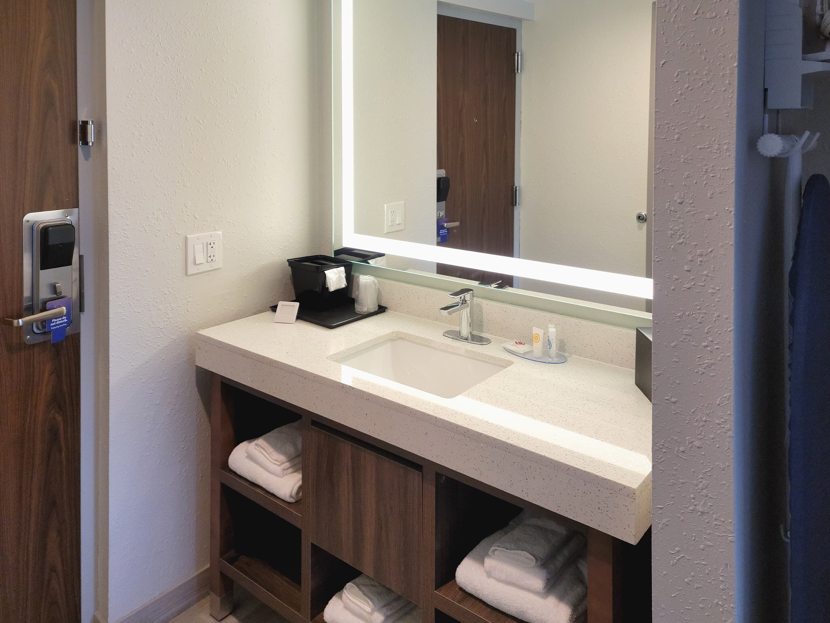 Comfort Inn & Suites Wyomissing/Reading - Image 2