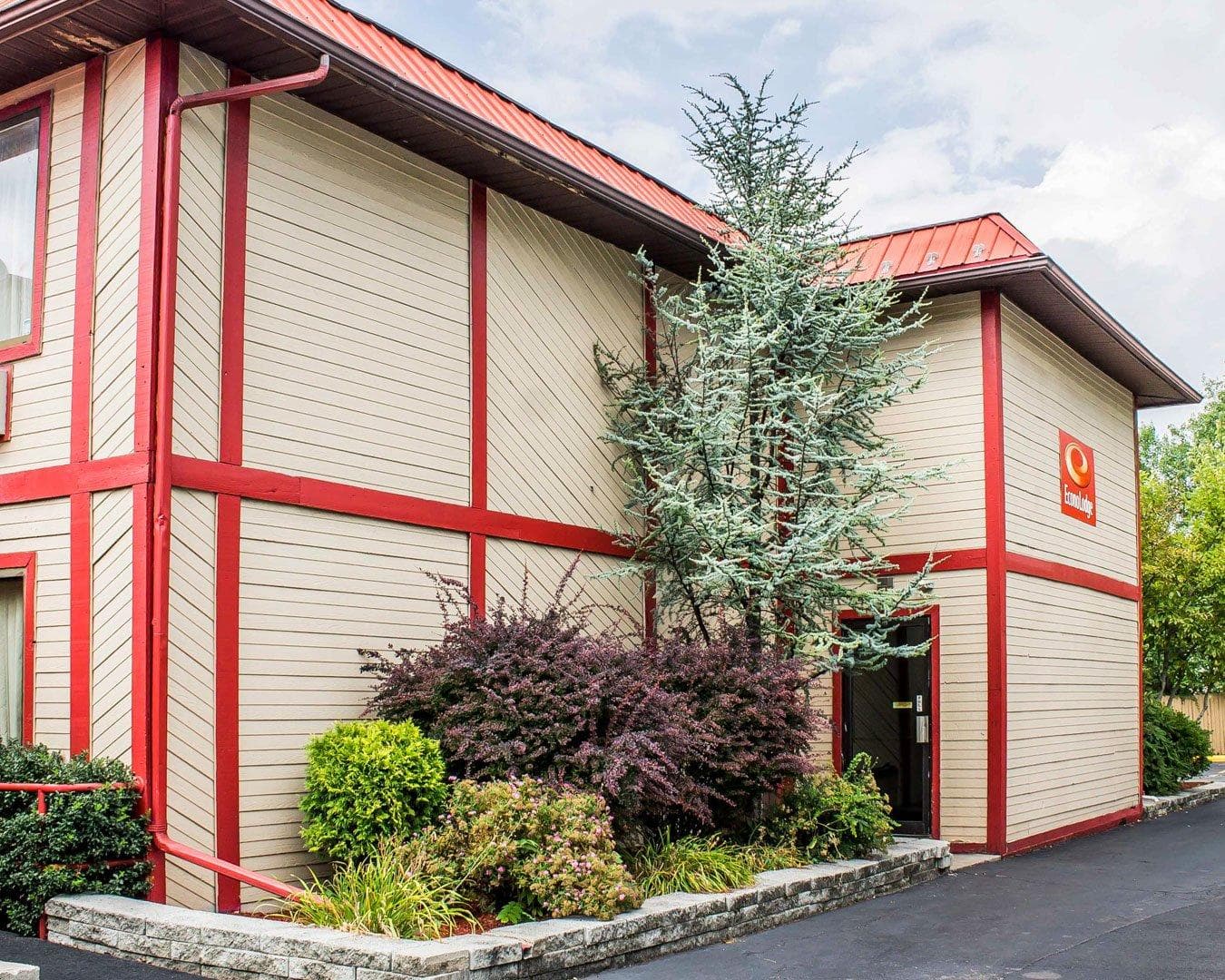 Econo Lodge Scranton near Montage Mountain - Image 1