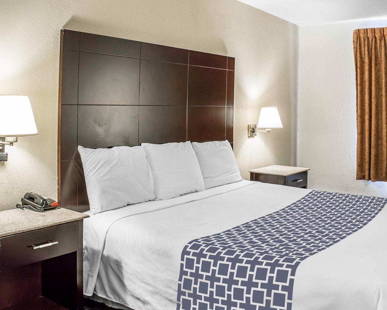 Econo Lodge Scranton near Montage Mountain — 22