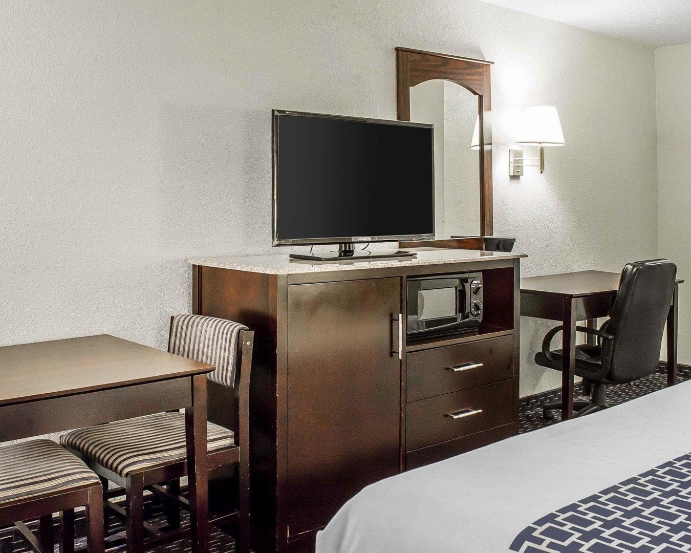 Econo Lodge Scranton near Montage Mountain — 23