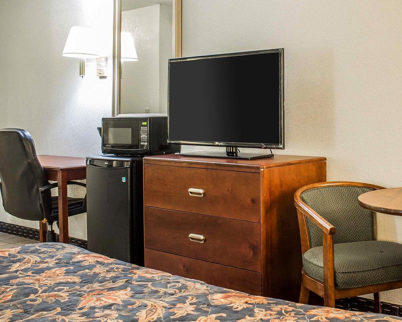 Econo Lodge Scranton near Montage Mountain — 13