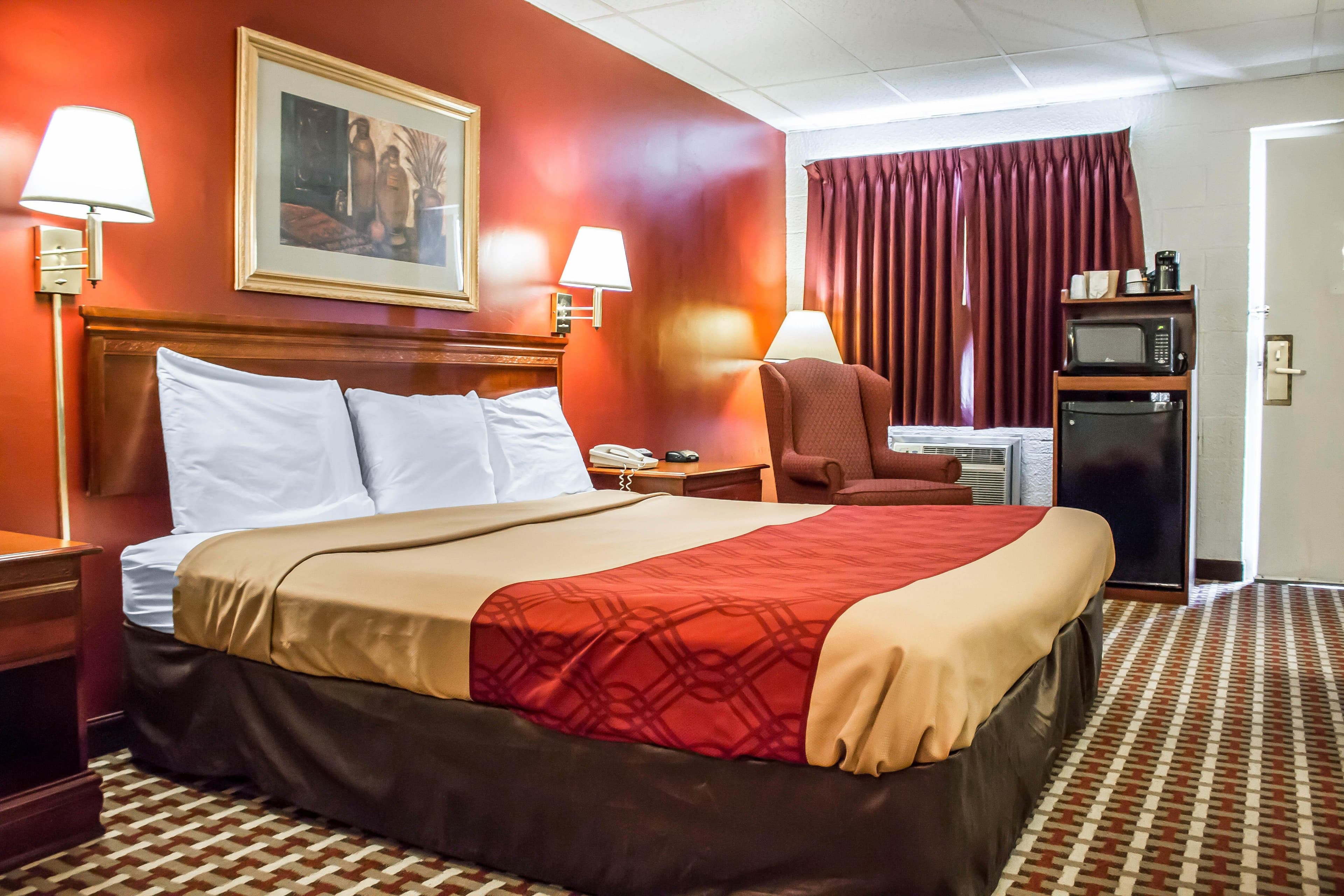 Econo Lodge Williamsport - Image 3