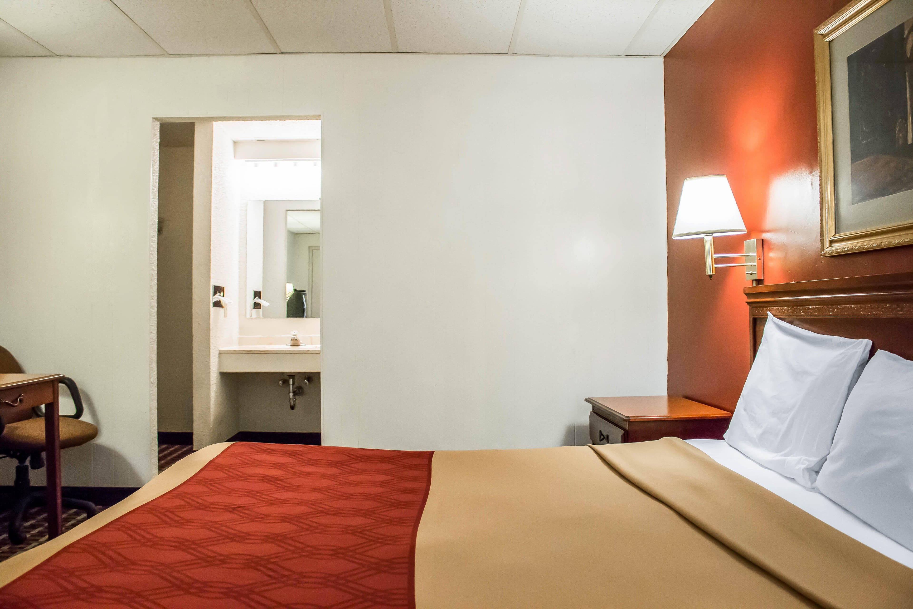 Econo Lodge Williamsport - Image 5