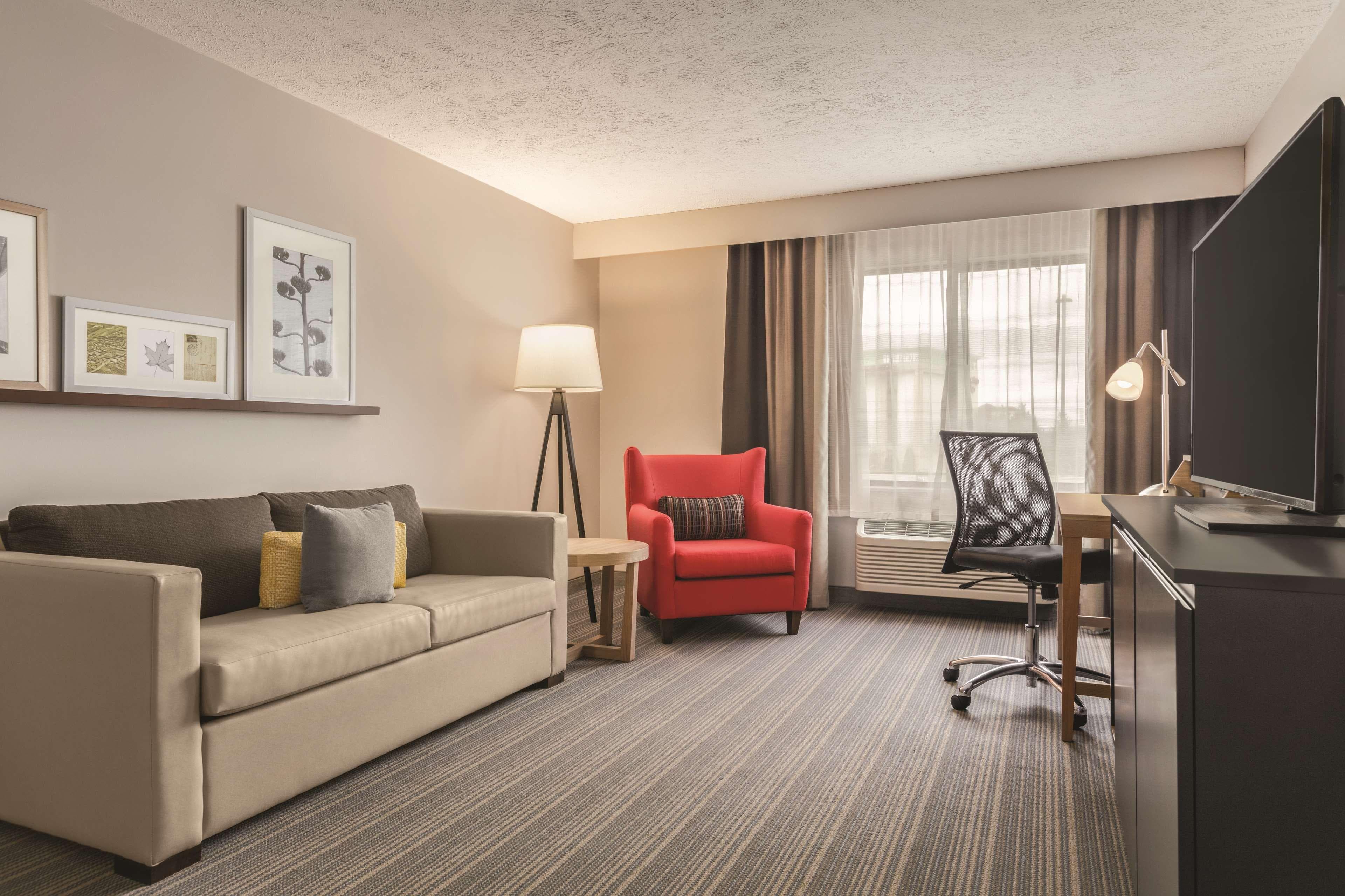 Country Inn & Suites by Radisson, Erie, PA — 9