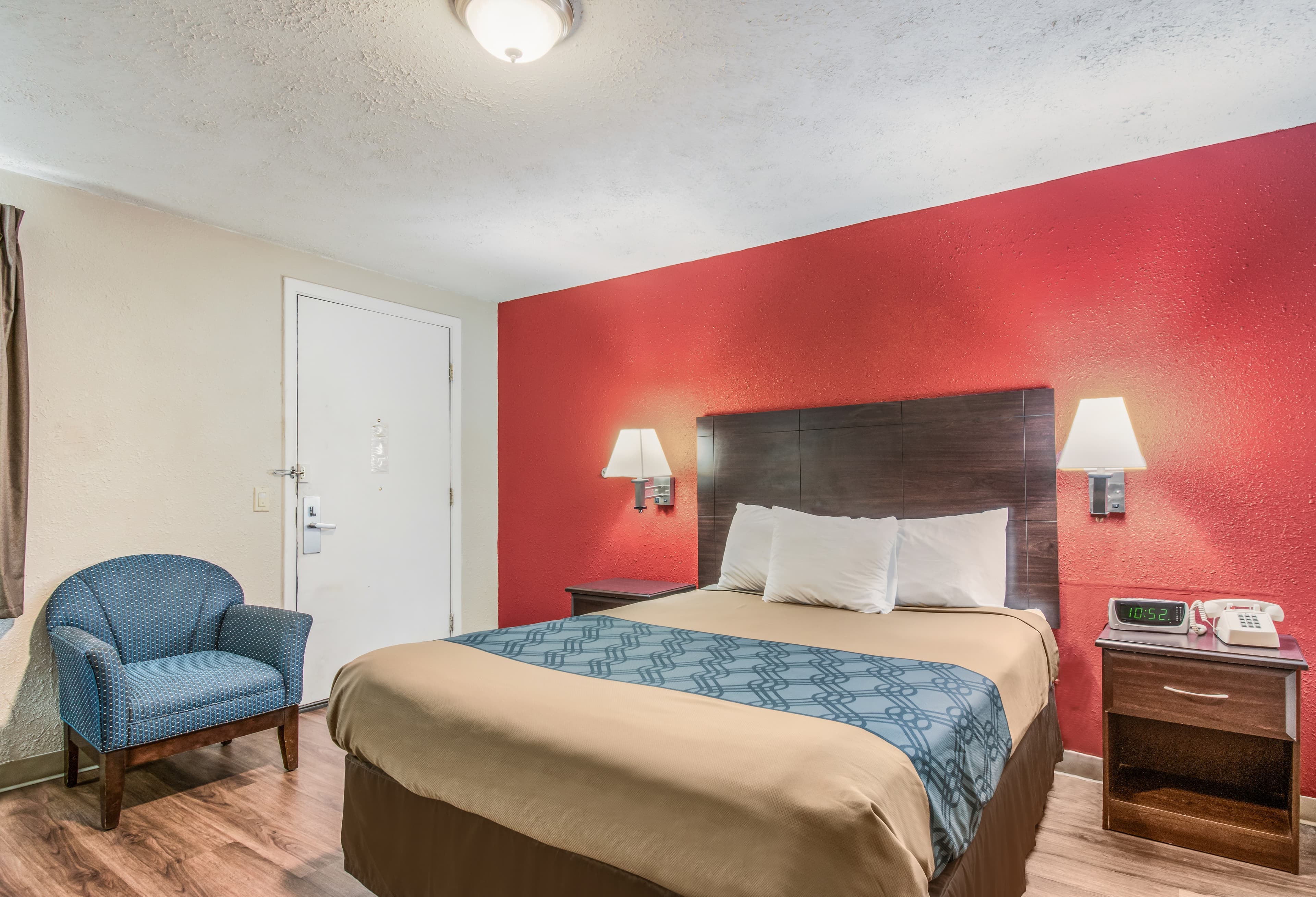 Econo Lodge Mechanicsburg - Harrisburg West - Image 3