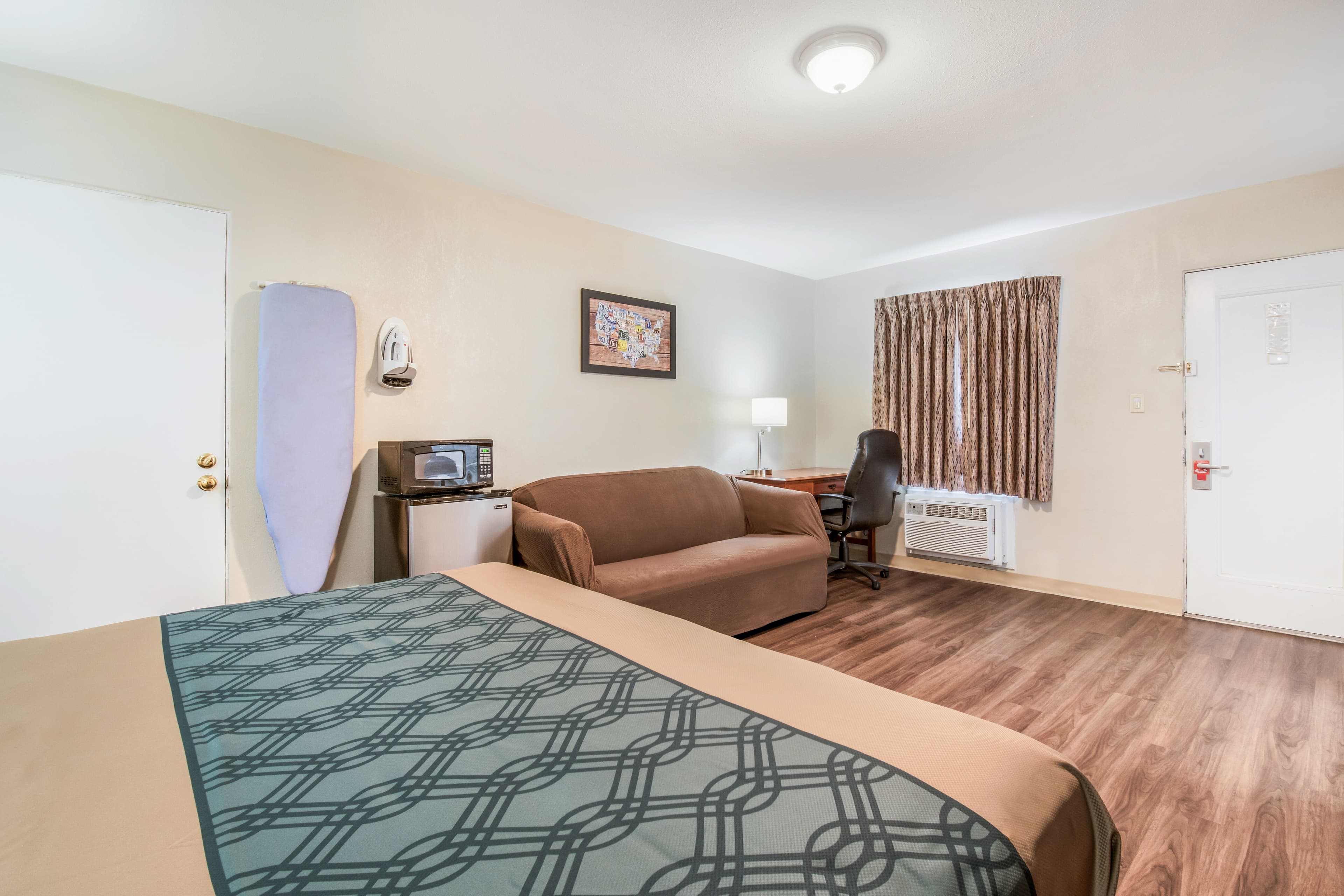 Econo Lodge Mechanicsburg - Harrisburg West — 8