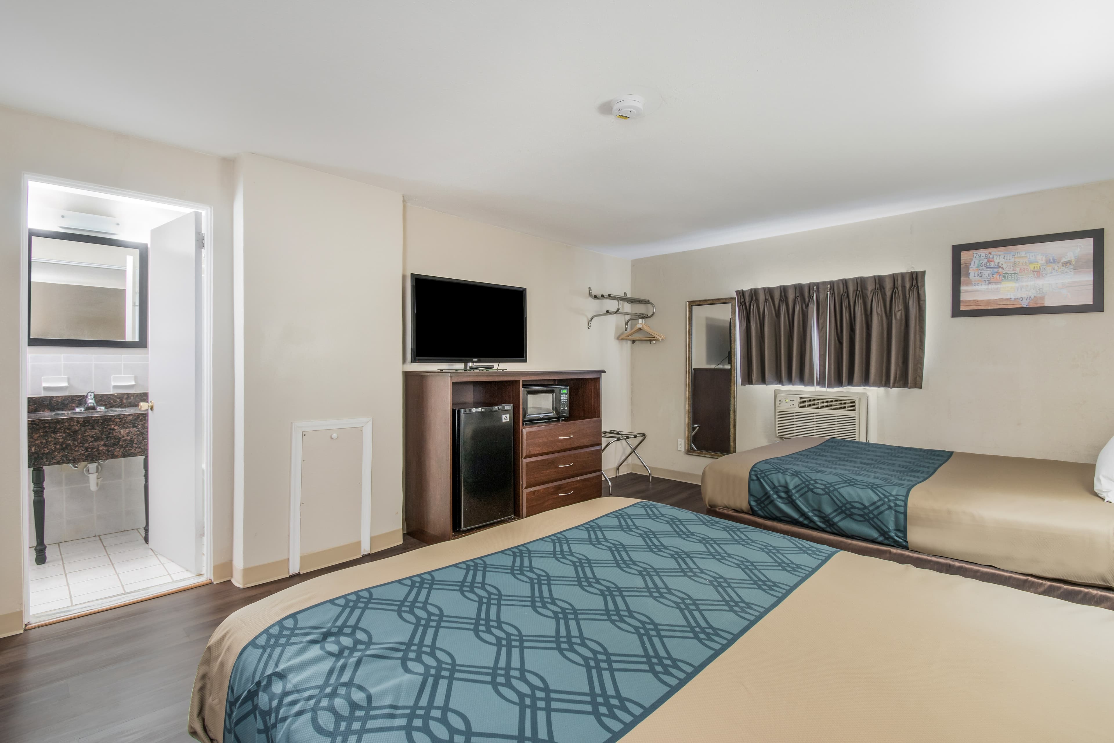 Econo Lodge Mechanicsburg - Harrisburg West — 21