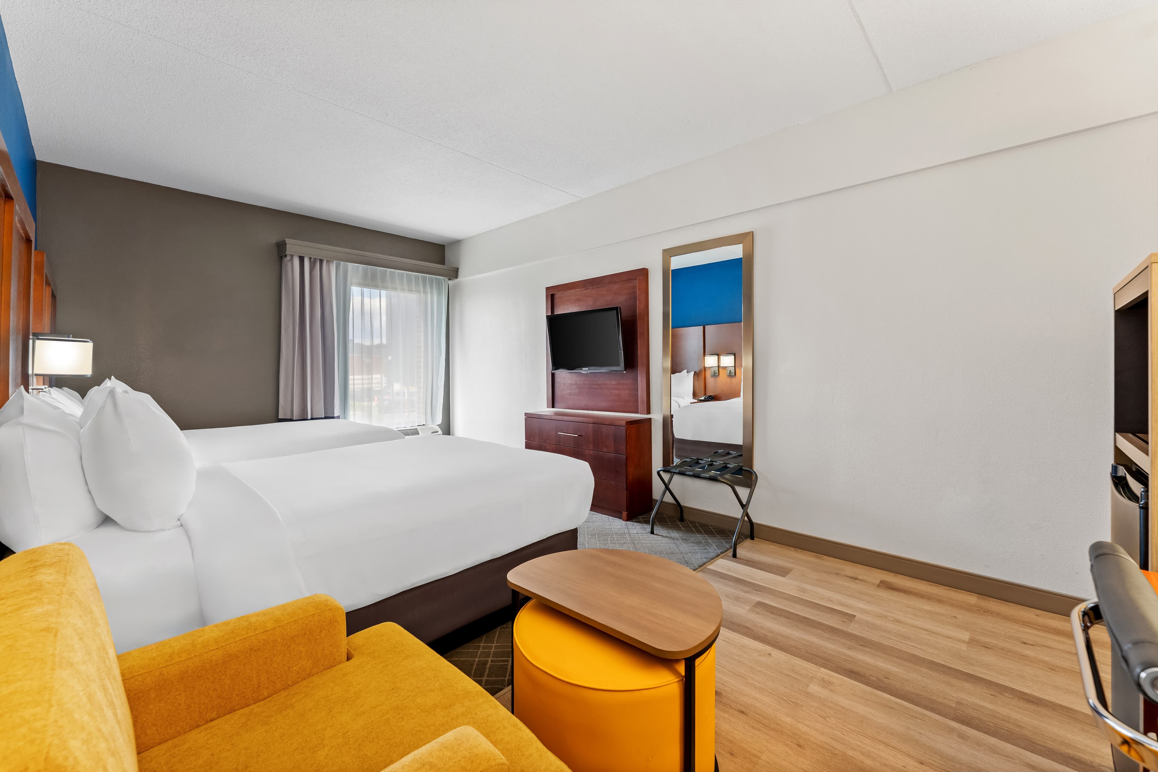 Comfort Suites Bethlehem Near Lehigh University and LVI Airport — 11